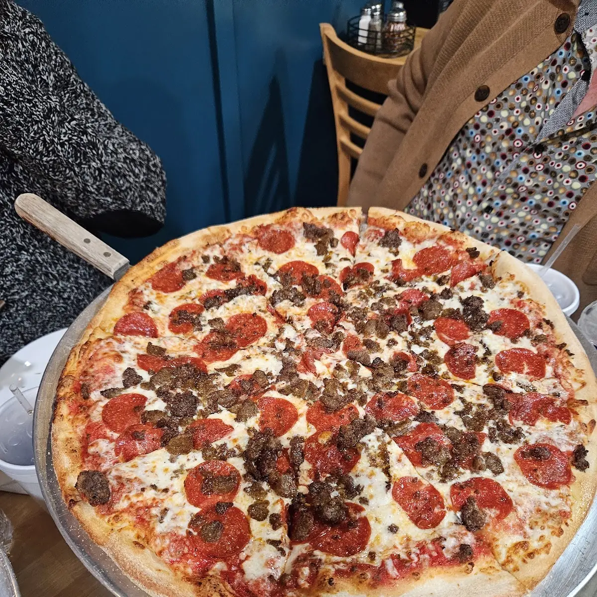 Extra Large Pepperoni Pizza