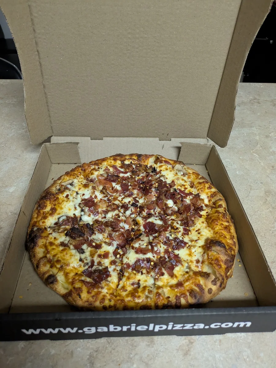 Pizza Canadian Bacon, Gabriel Pizza