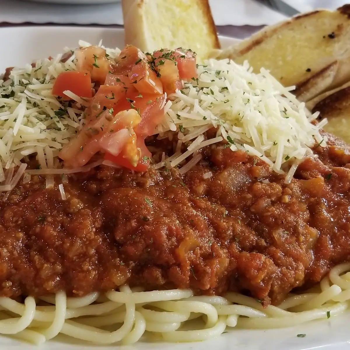 Spaghetti with Garlic Bread