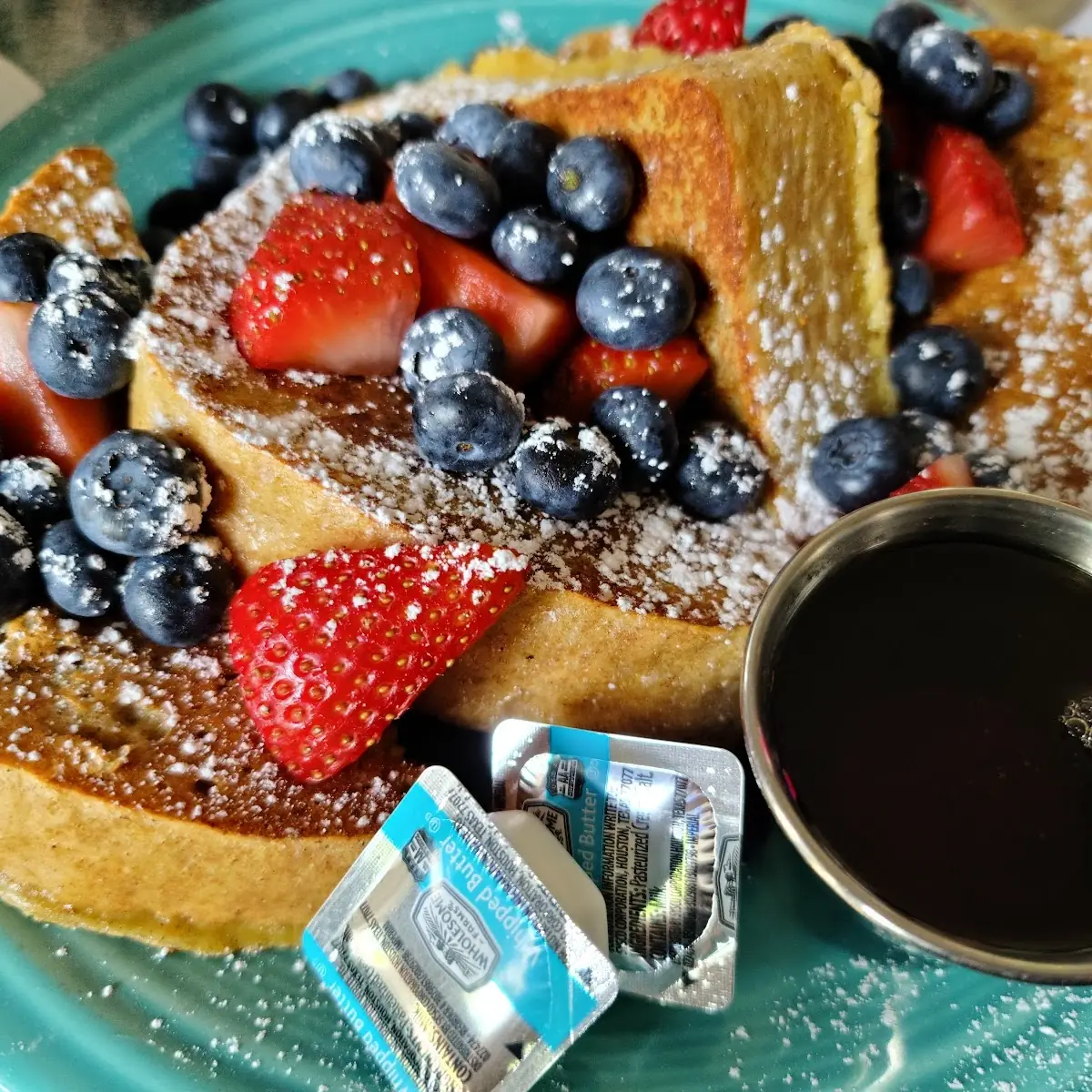 French Toast with Strawberries and Cream