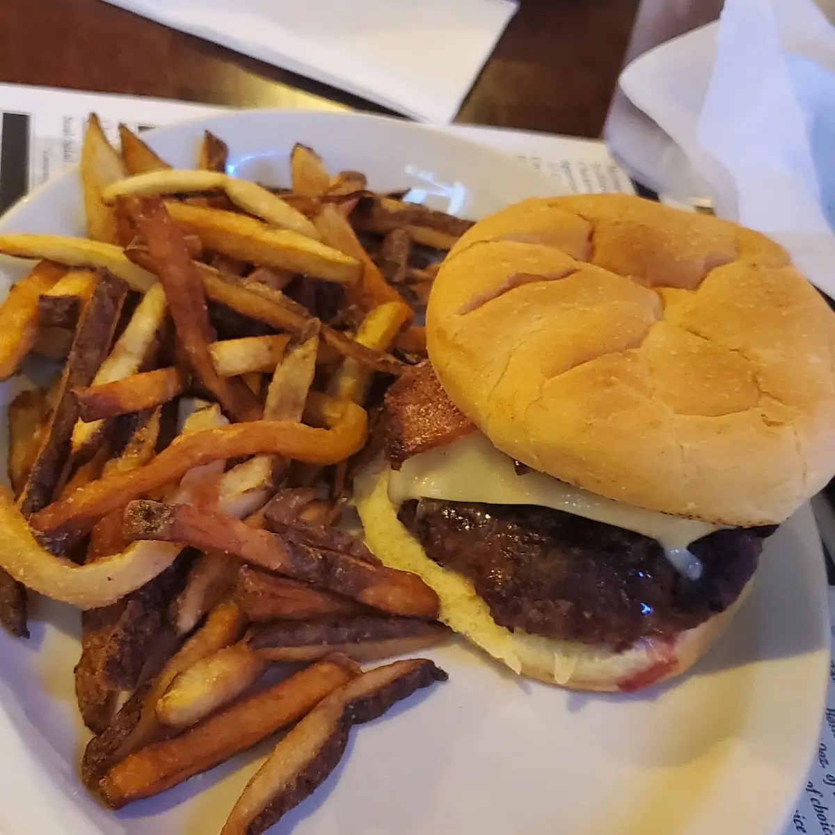 Bacon Cheeseburger & Fries