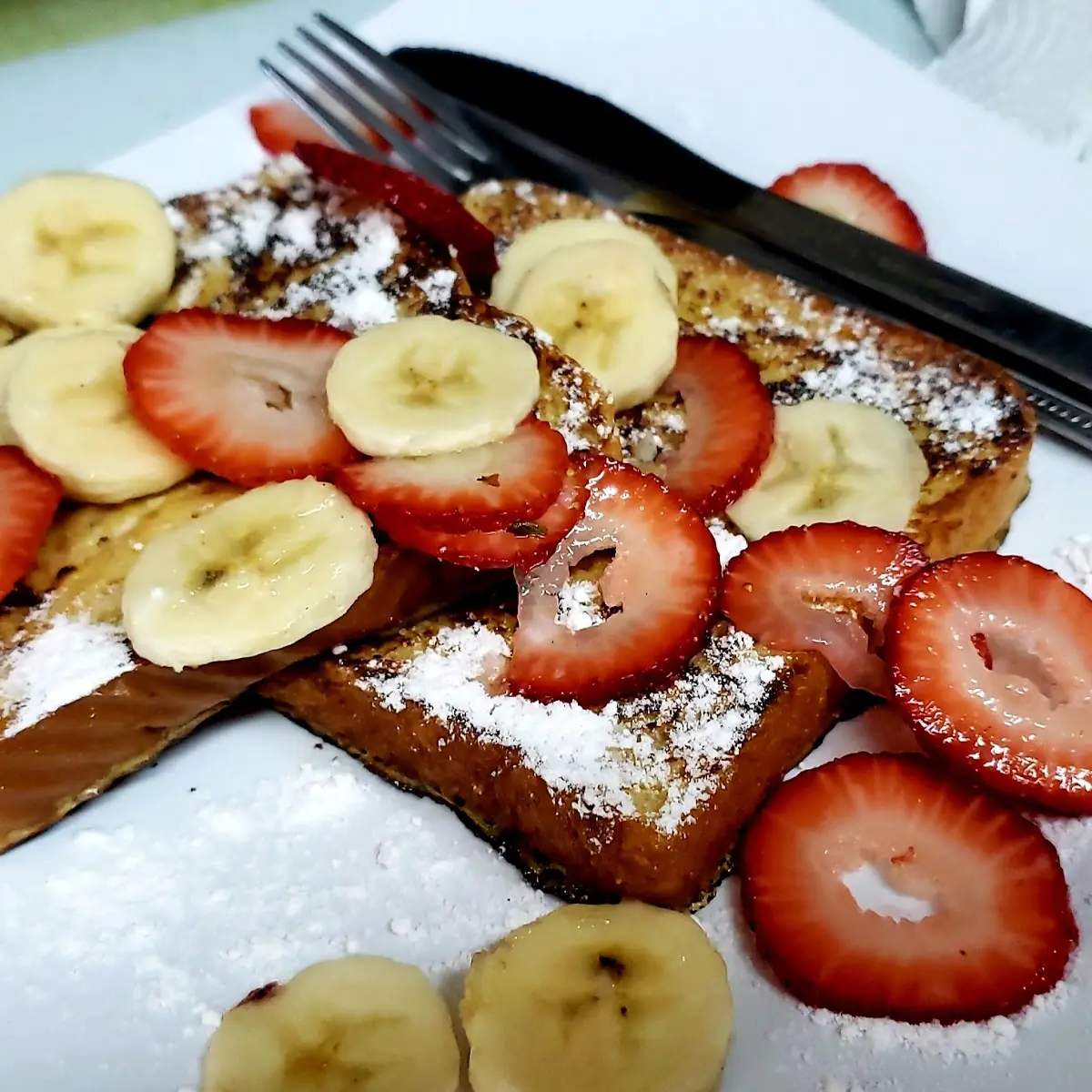 French Toast with Fresh Fruit