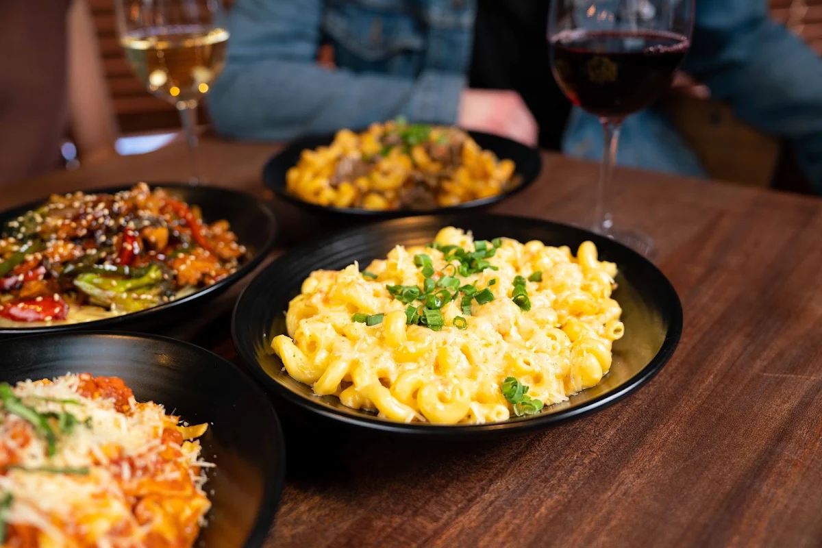 Mac & Cheese, MR MIKES SteakhouseCasual