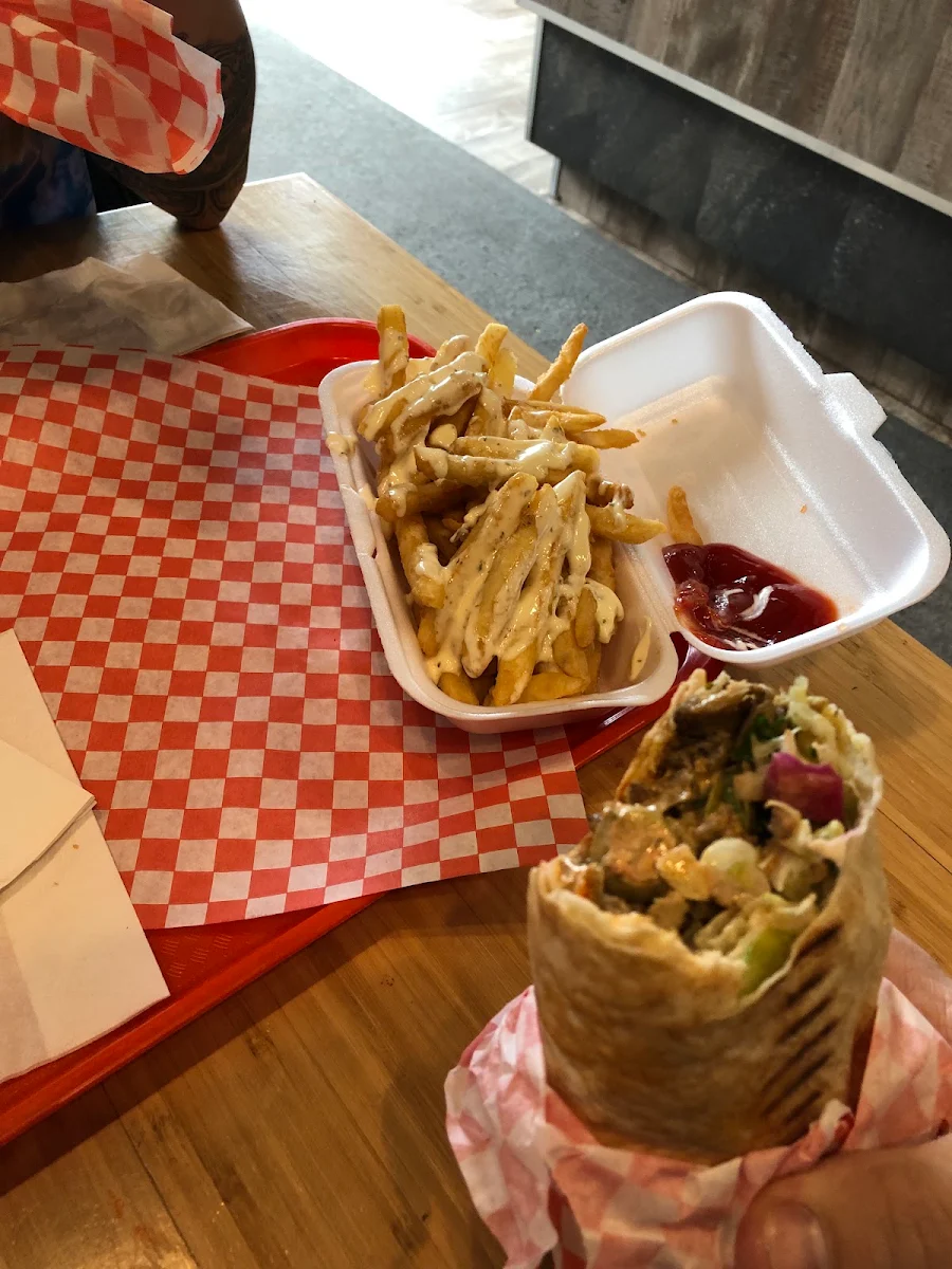 Shwarma and Garlic Fries, Taza Xpress