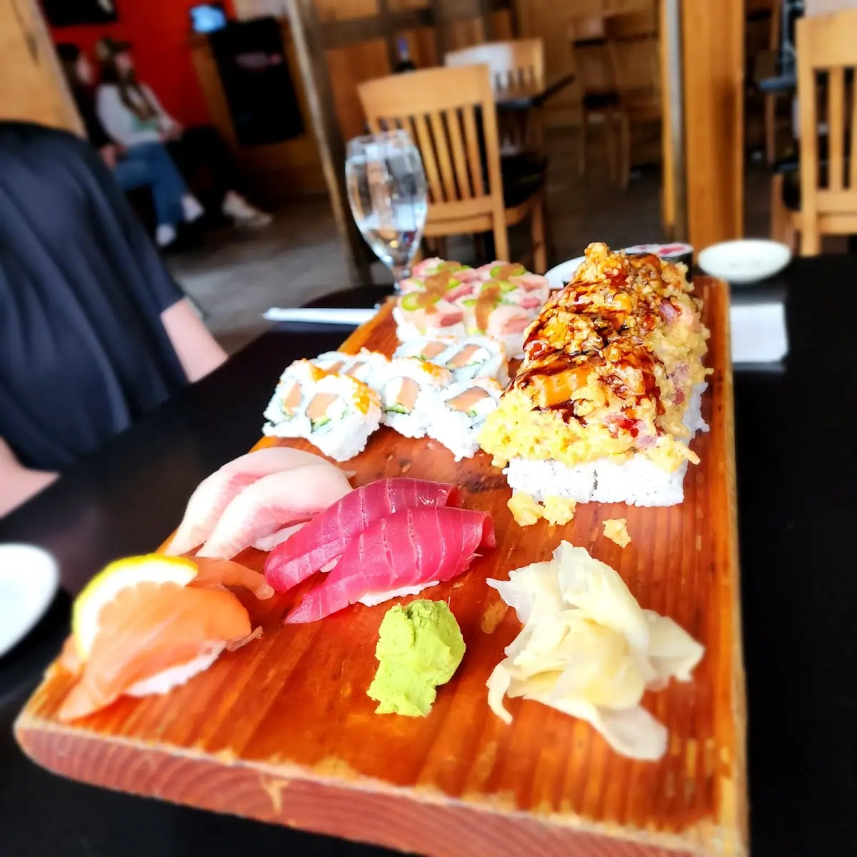 Yami Yami Roll - 8pc