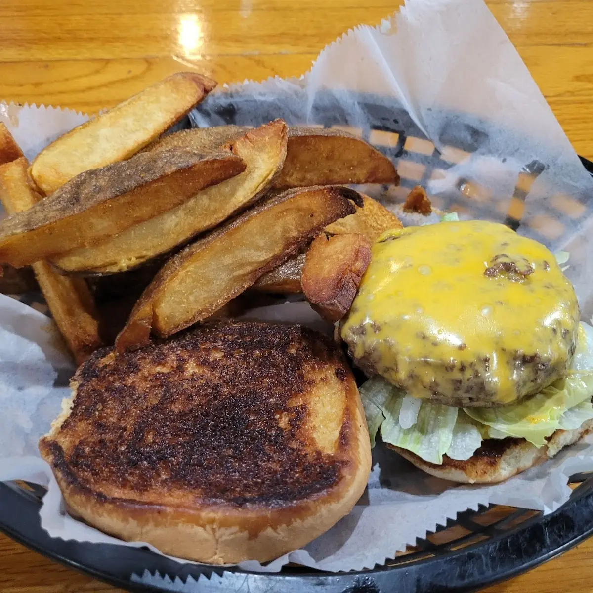 Cheese Burger with Potato Wedges