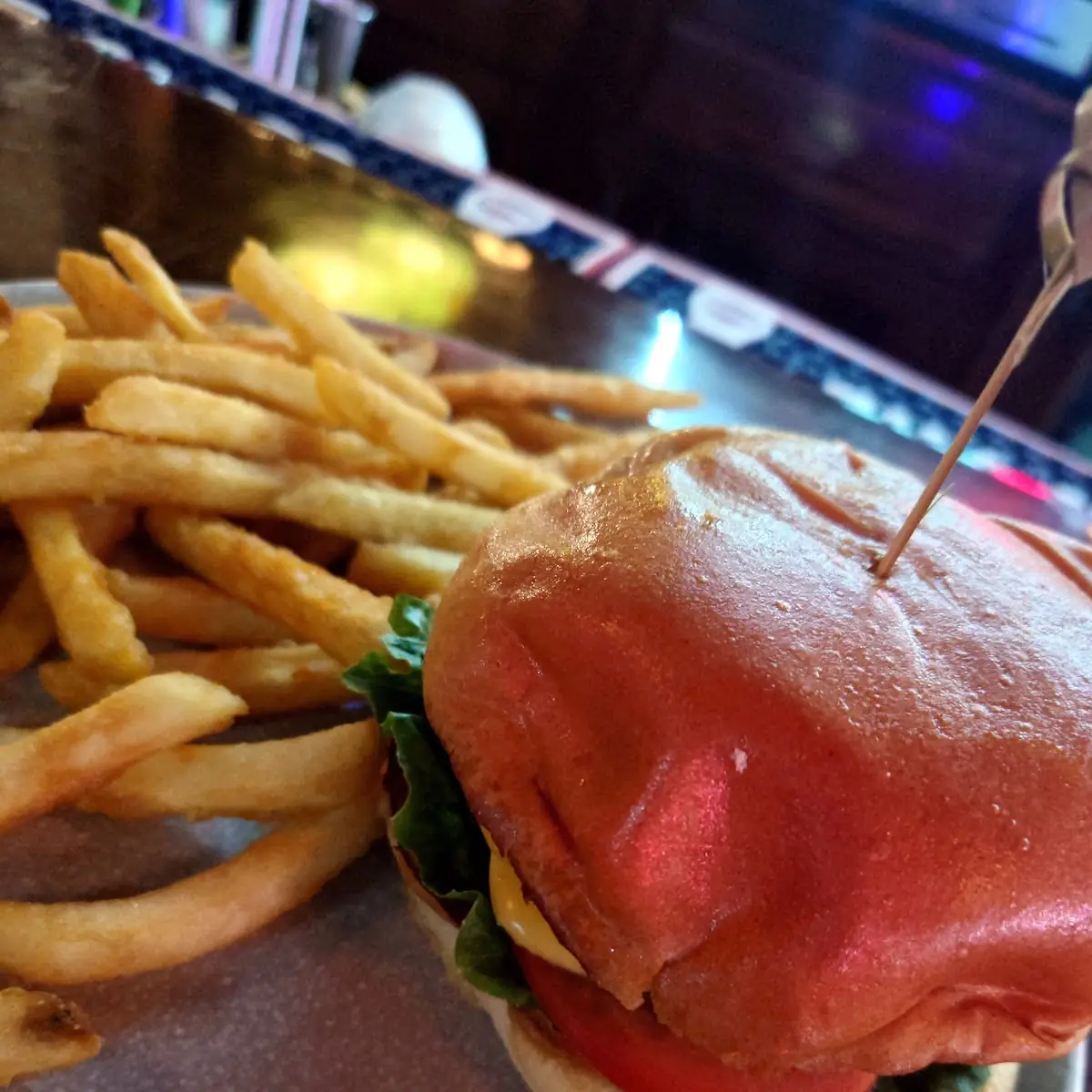 Happy Hour Cheeseburger