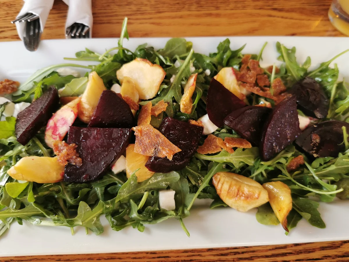 Salade de Betteraves Et de Panais Avec Feta