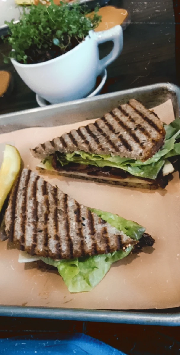 Bacon Lettuce & Cheddar Cheese Sandwich w Whole Wheat Bread