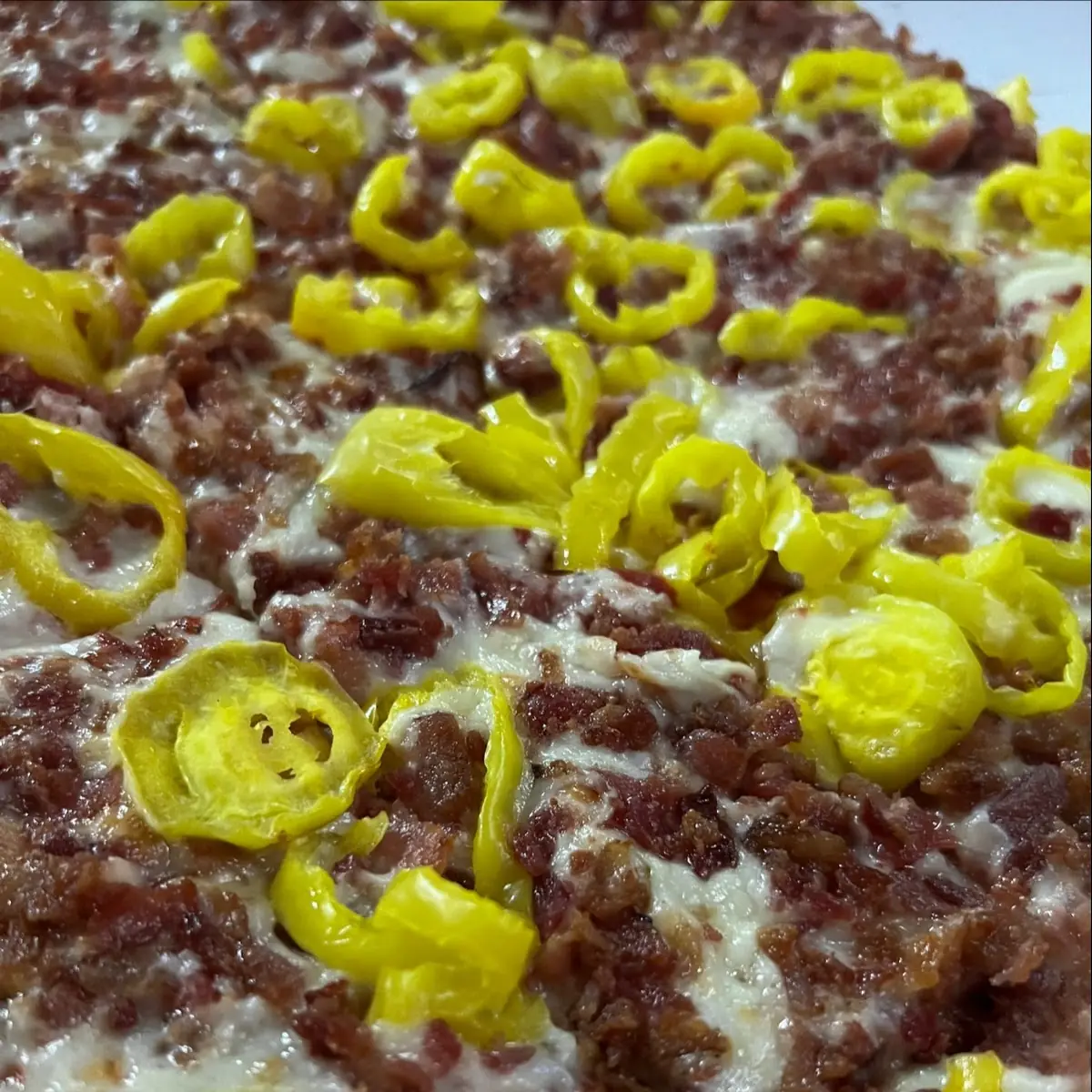 Bacon and Banana Peppers Pizza