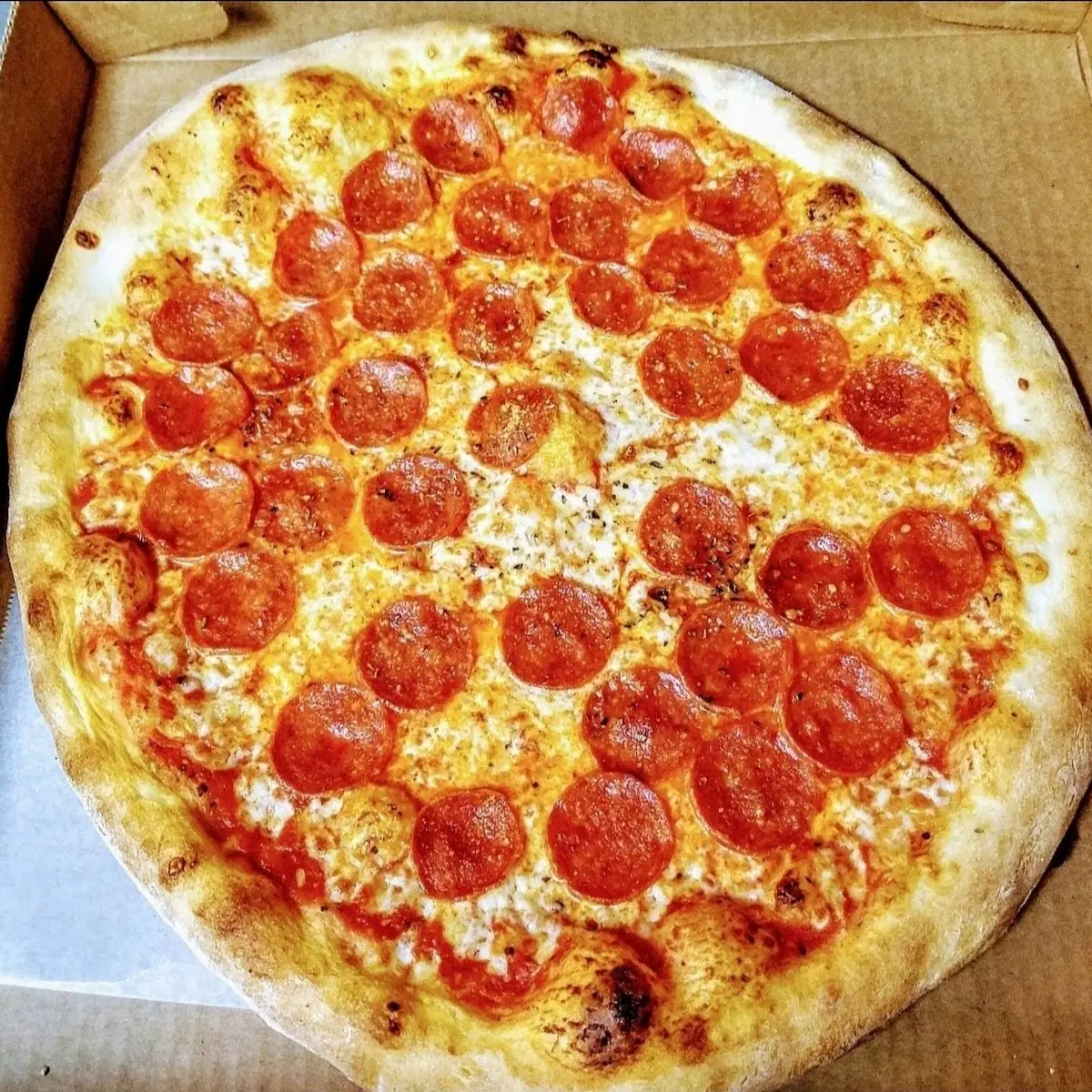 Large Pepperoni Pizza