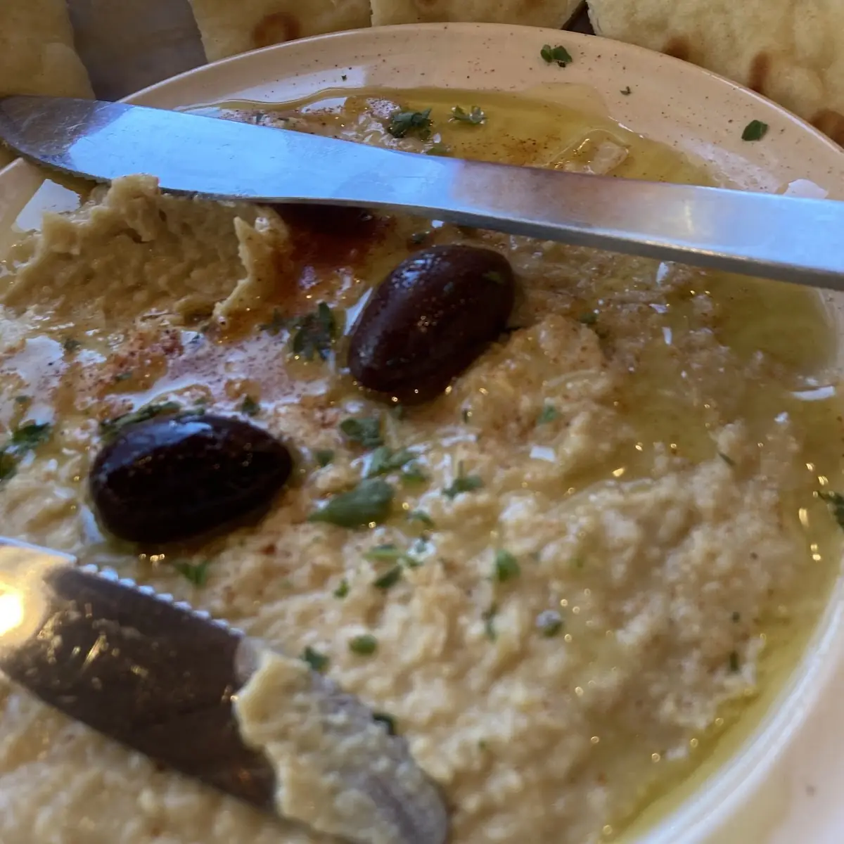 Pita Bread w Hummus