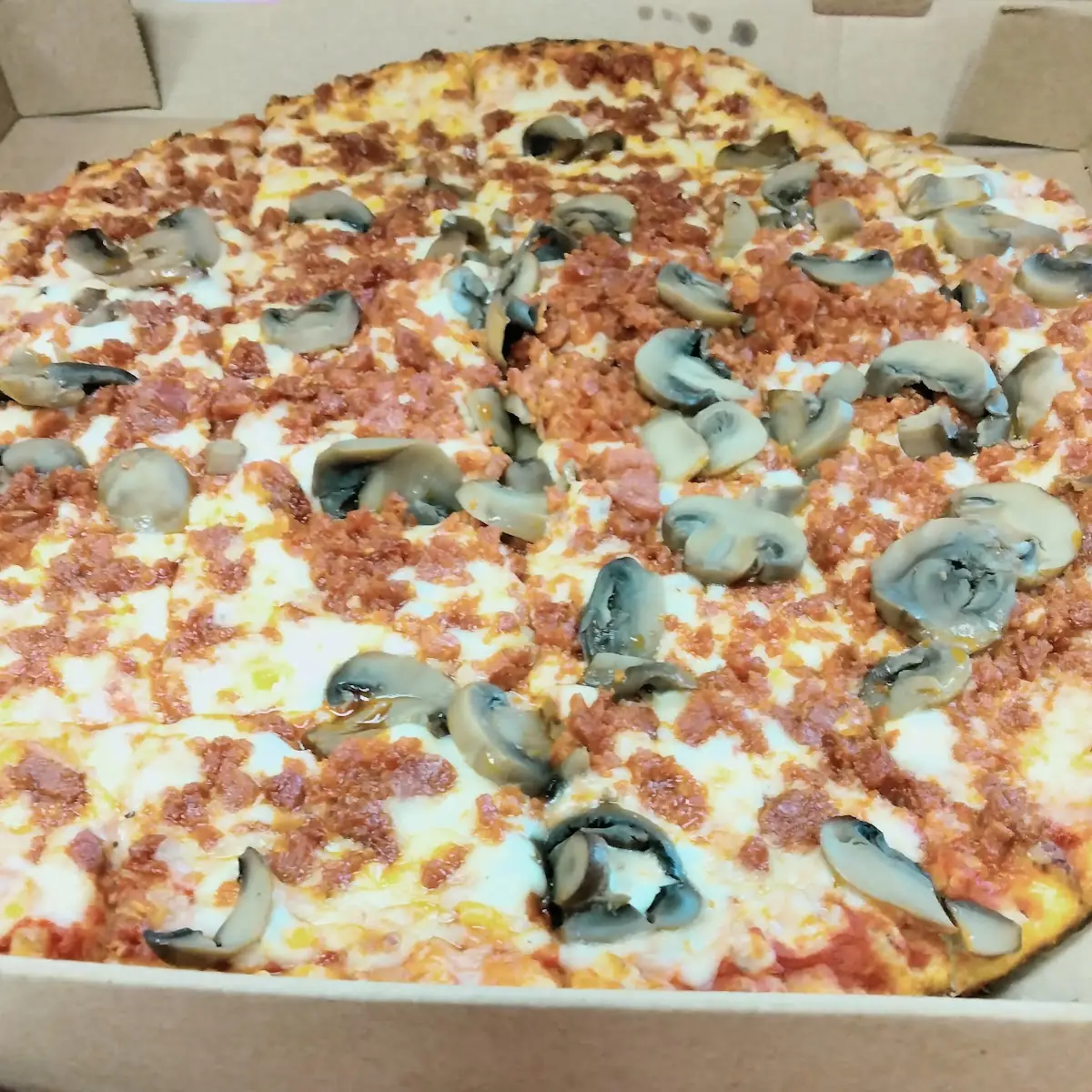 Pepperoni & Mushroom Pizza