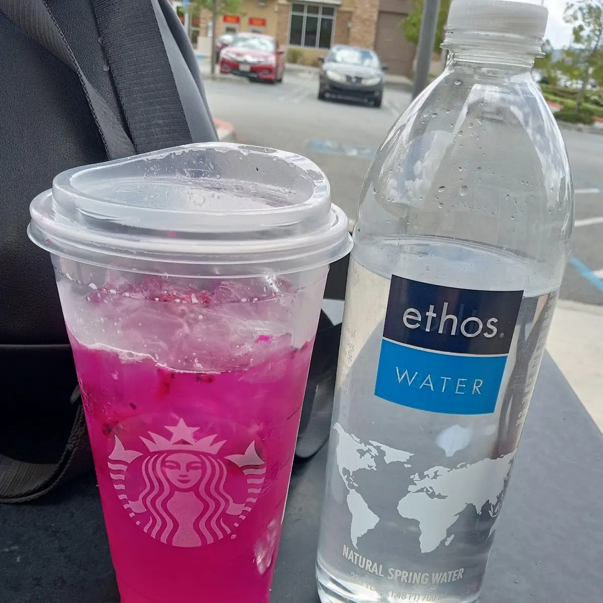 Refresher Mango Dragon Fruit and Water