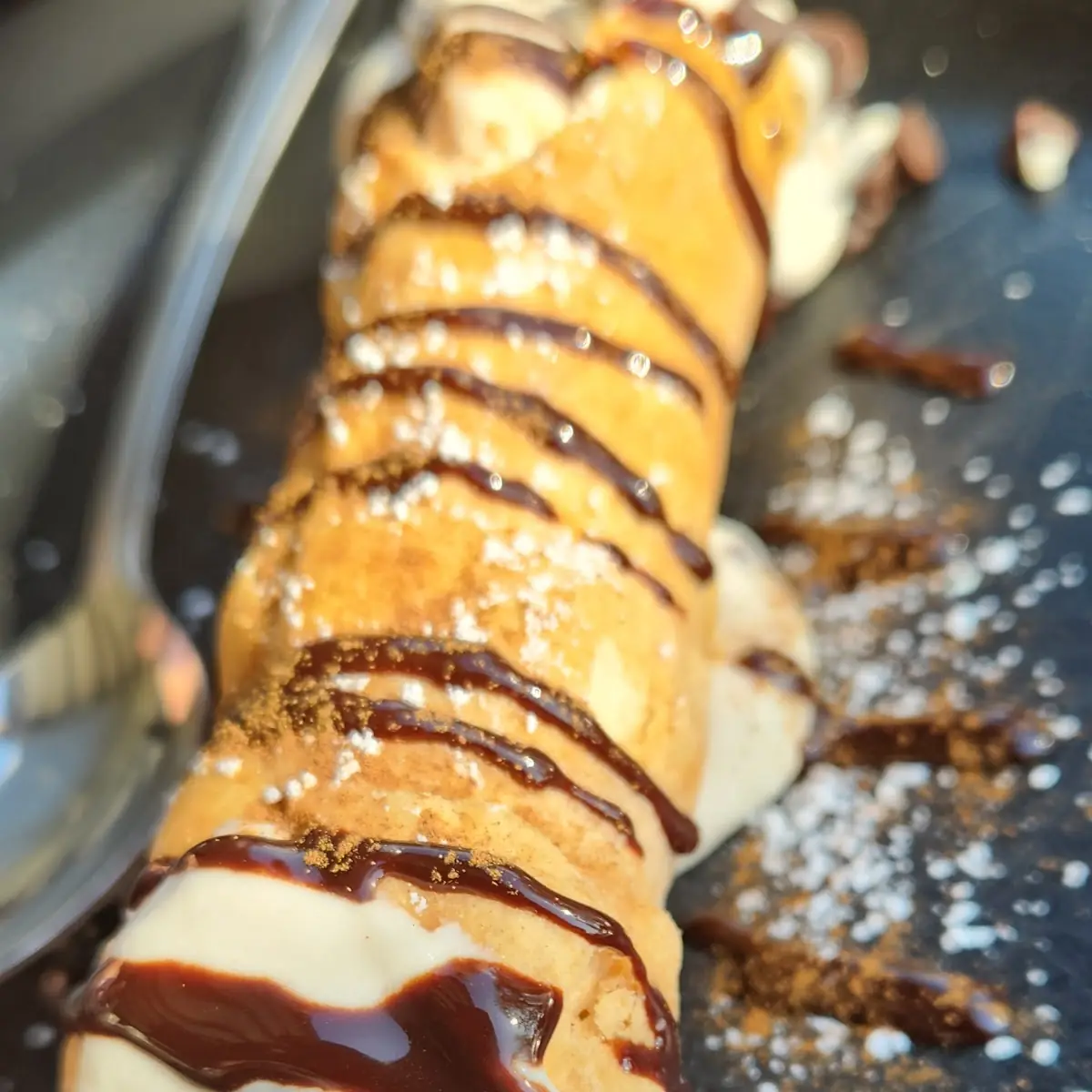 PEANUT BUTTER CANNOLI