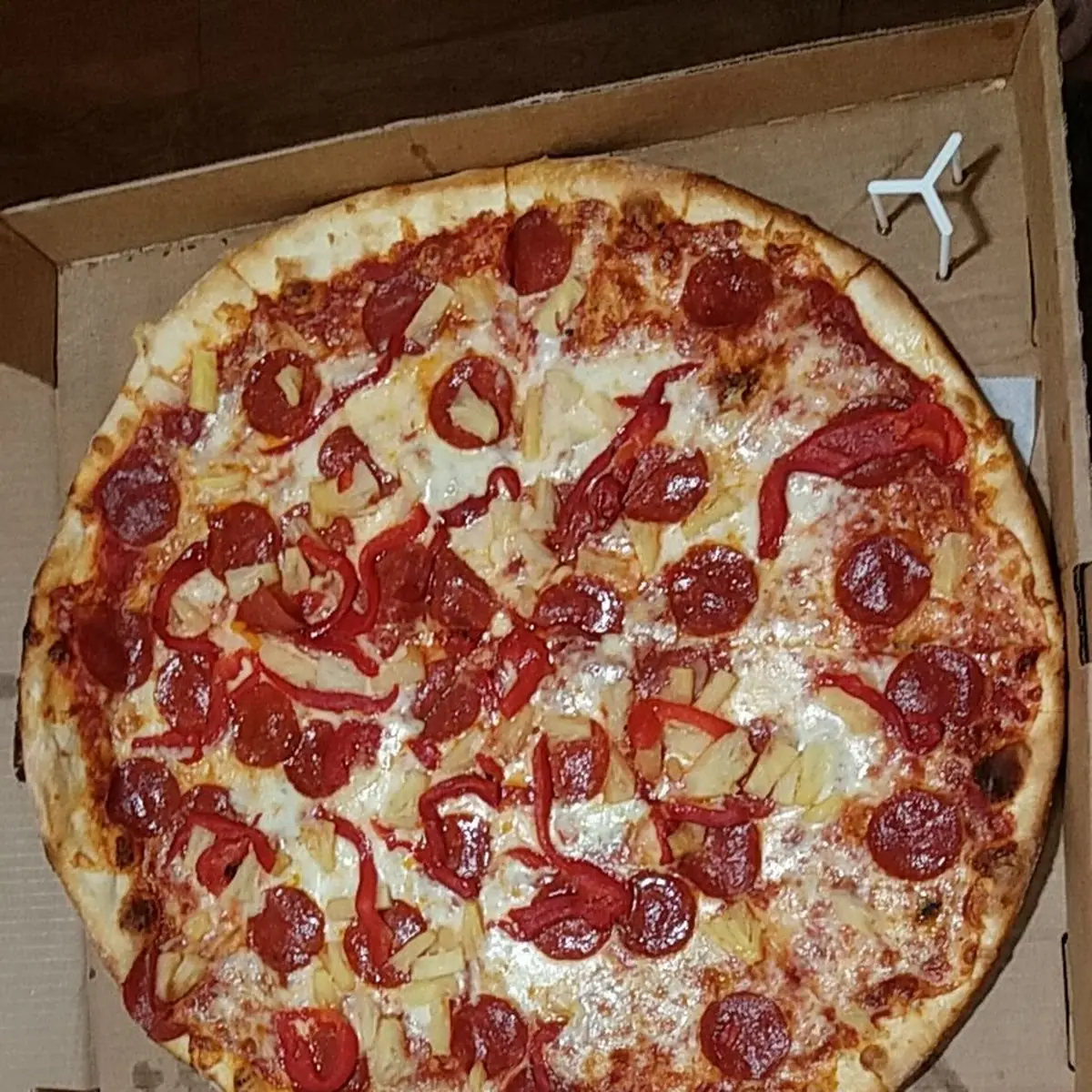 Spinach Cheese Bread Chicken Wings and Pepperoni Pineapple Pizza