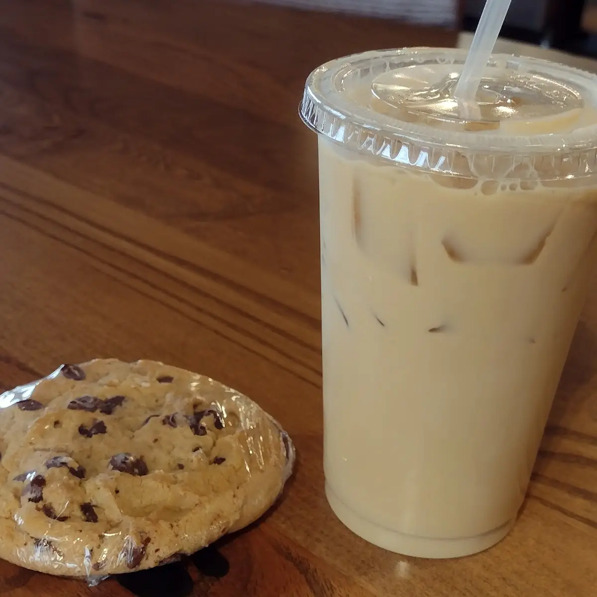 Decaf Vanilla Latte and a Chocolate Chip Cookie