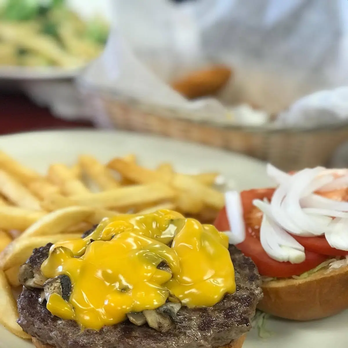 Cheeseburger Deluxe with Fries