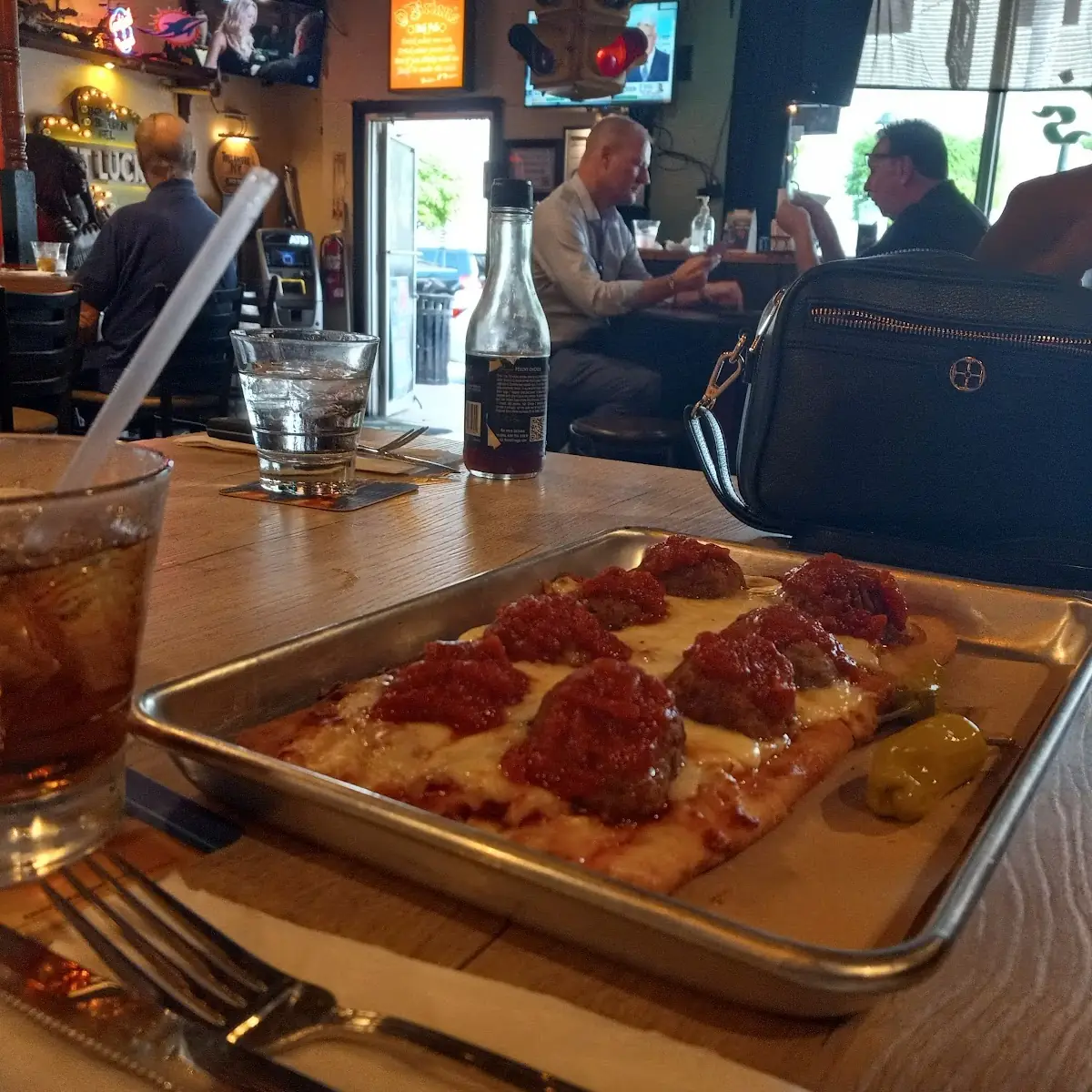 Flatbread Pizza with Meatballs