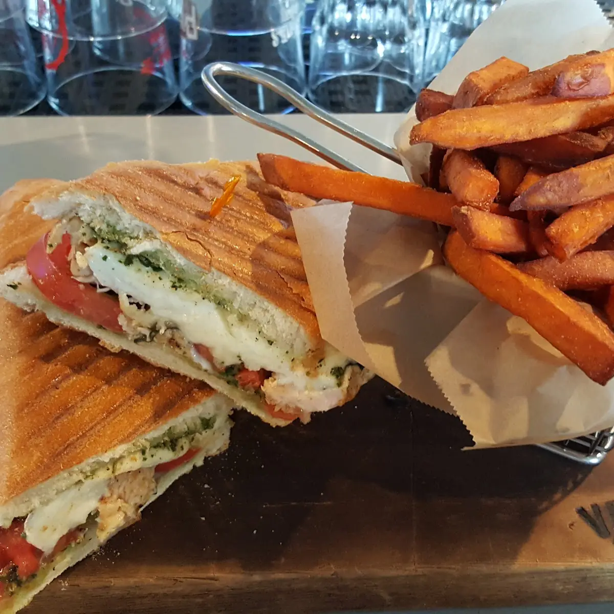 Vagabond Grilled Chicken Sandwich