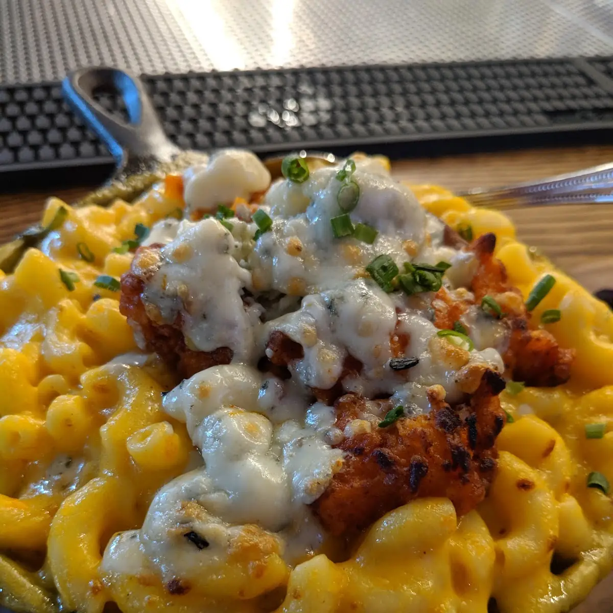 Buffalo Chicken Mac B Cheese