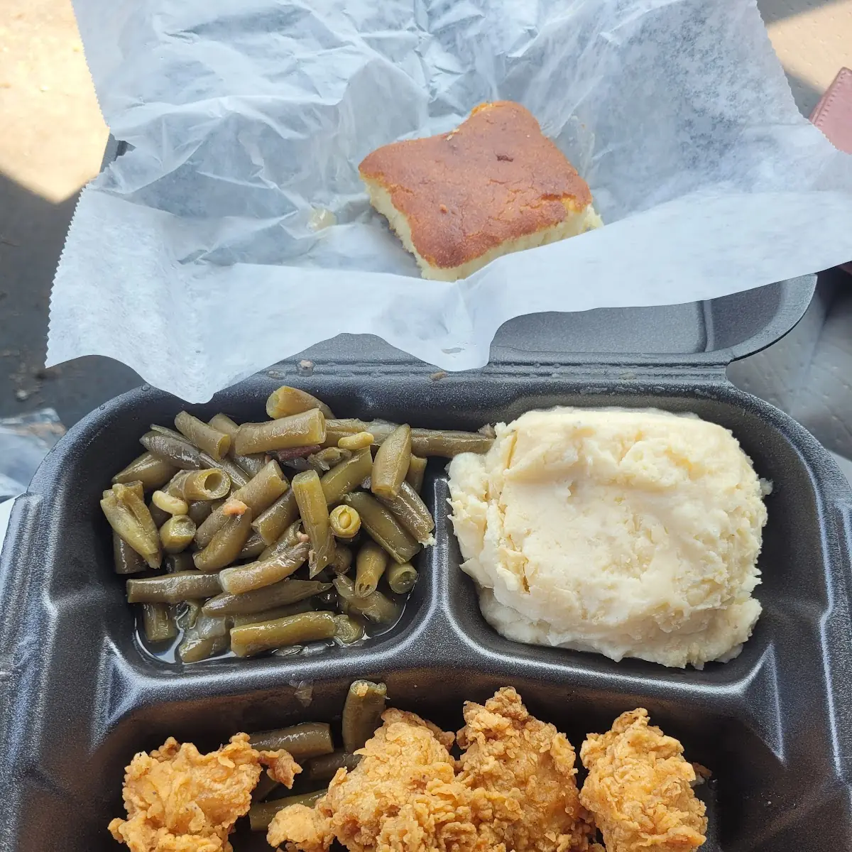 Chicken Bites with Green Beans and Mashed Potatoes