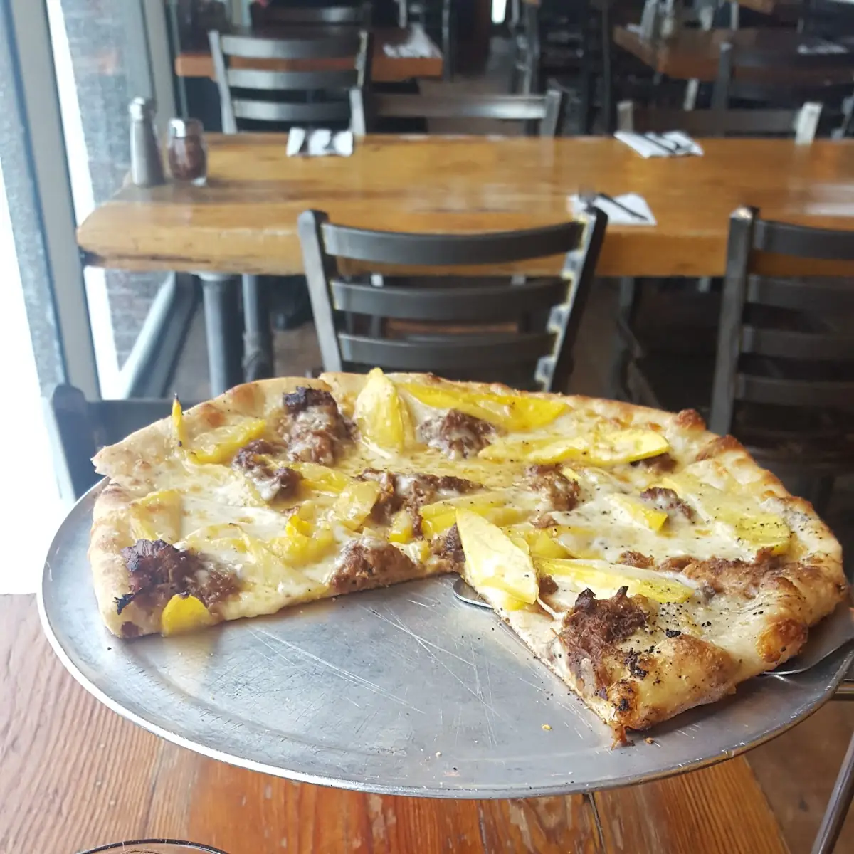 Pulled Pork and Mango Pizza