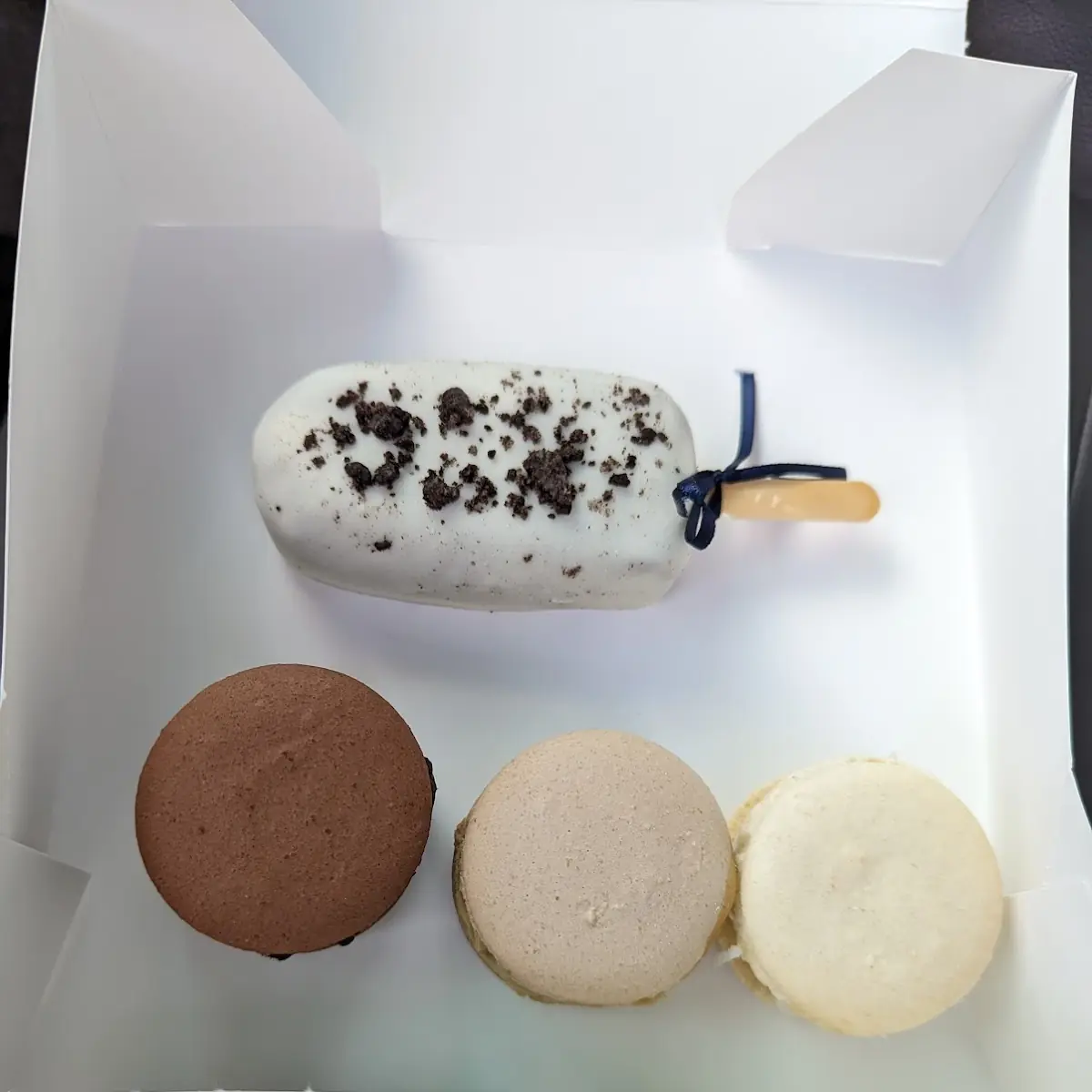 Macaroons and Cake Pop
