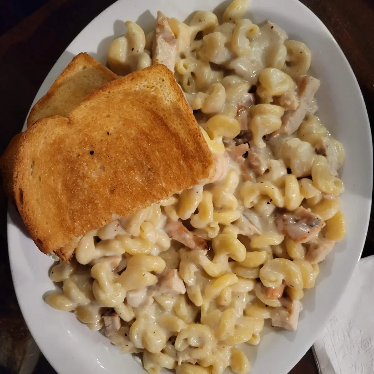 Chicken Alfredo with Texas Toast