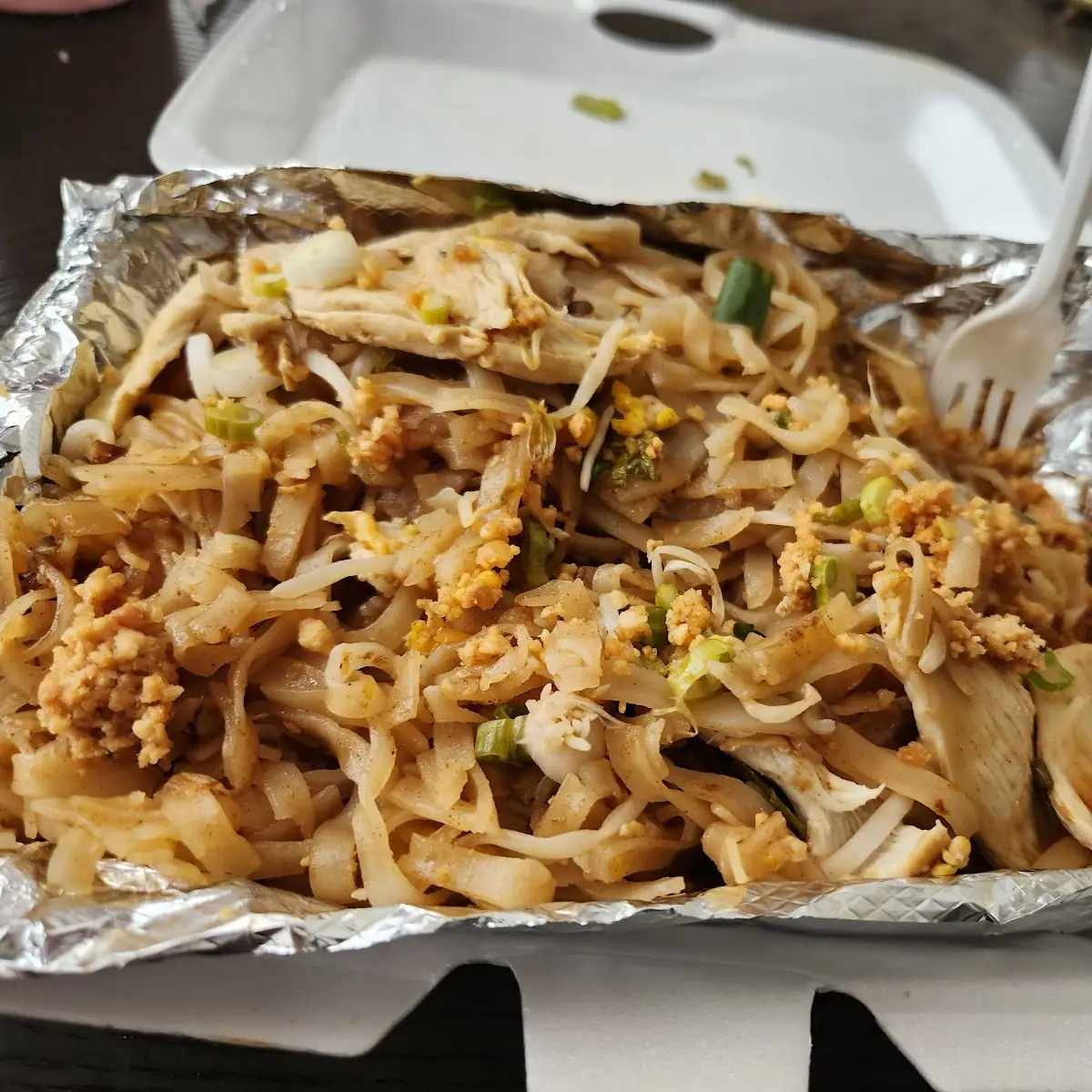 Chicken Pad Thai