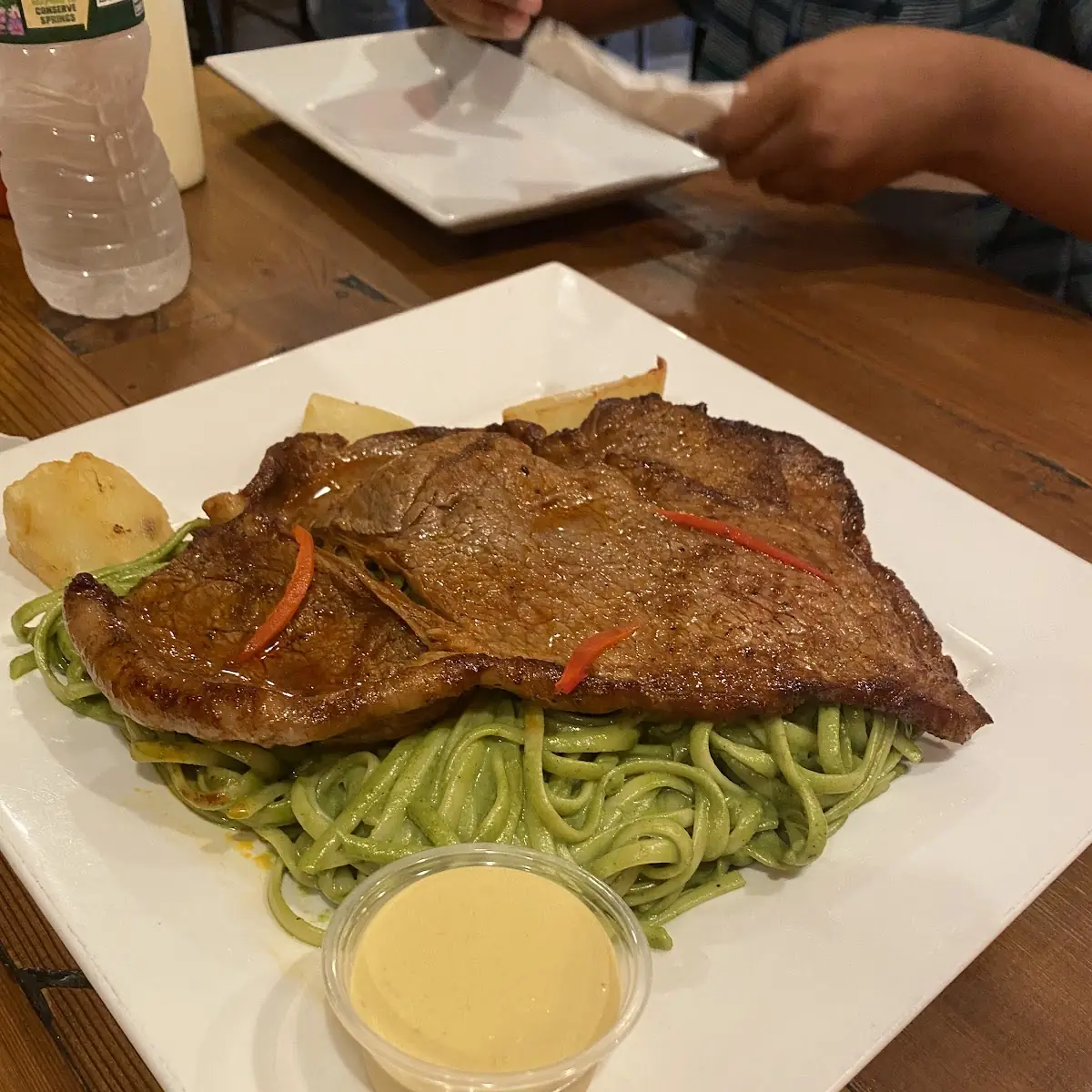 Tallarines Verdes Con Bistec Beef Spaghetti with Green Sauce