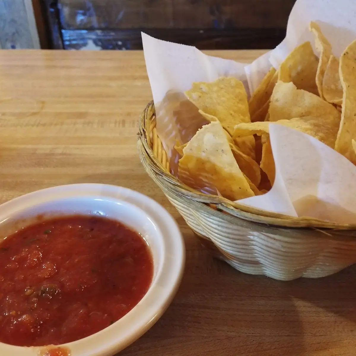 Chips and Salsa Also with White Cheese Dip