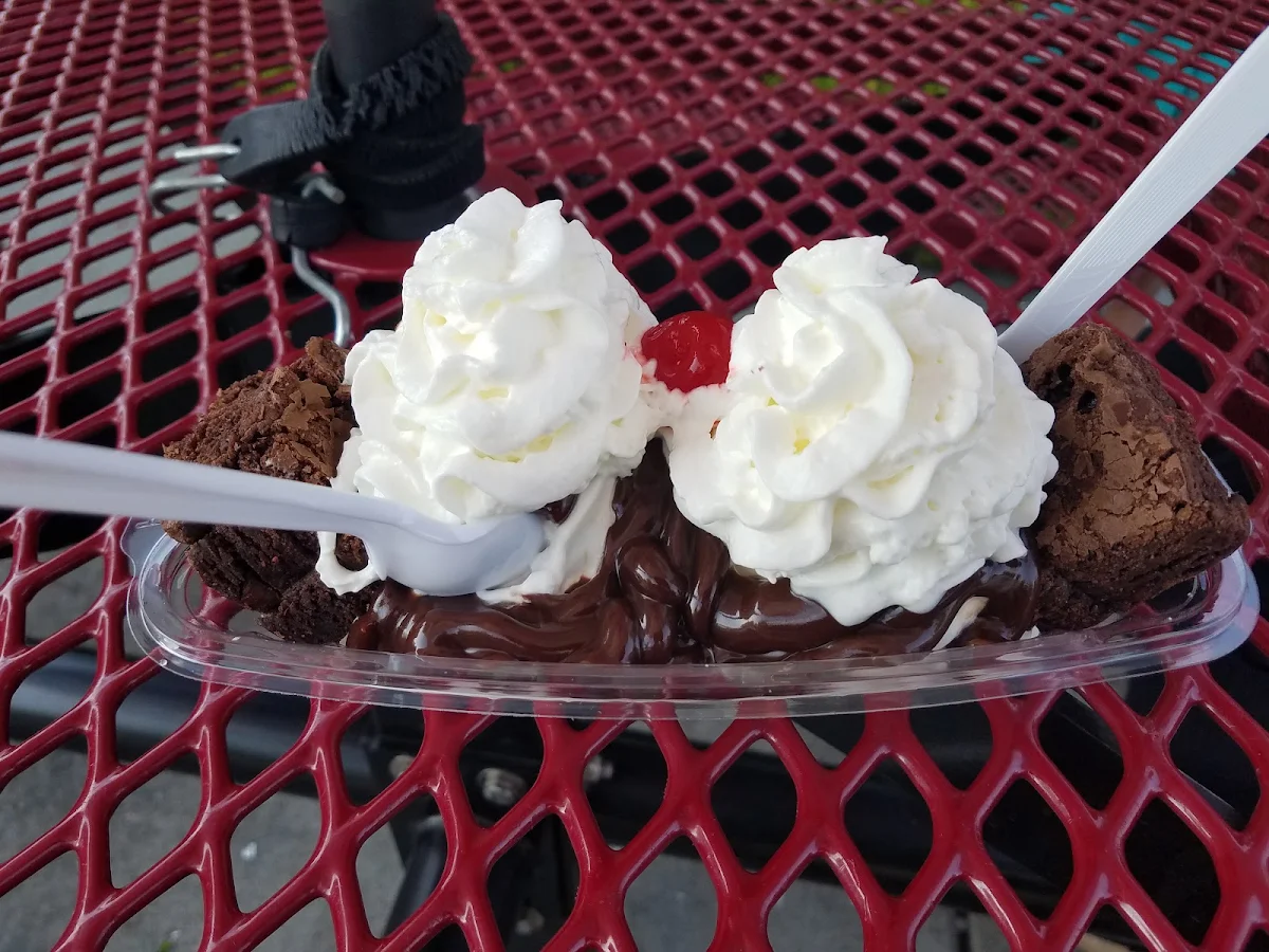 Brownie Sundae