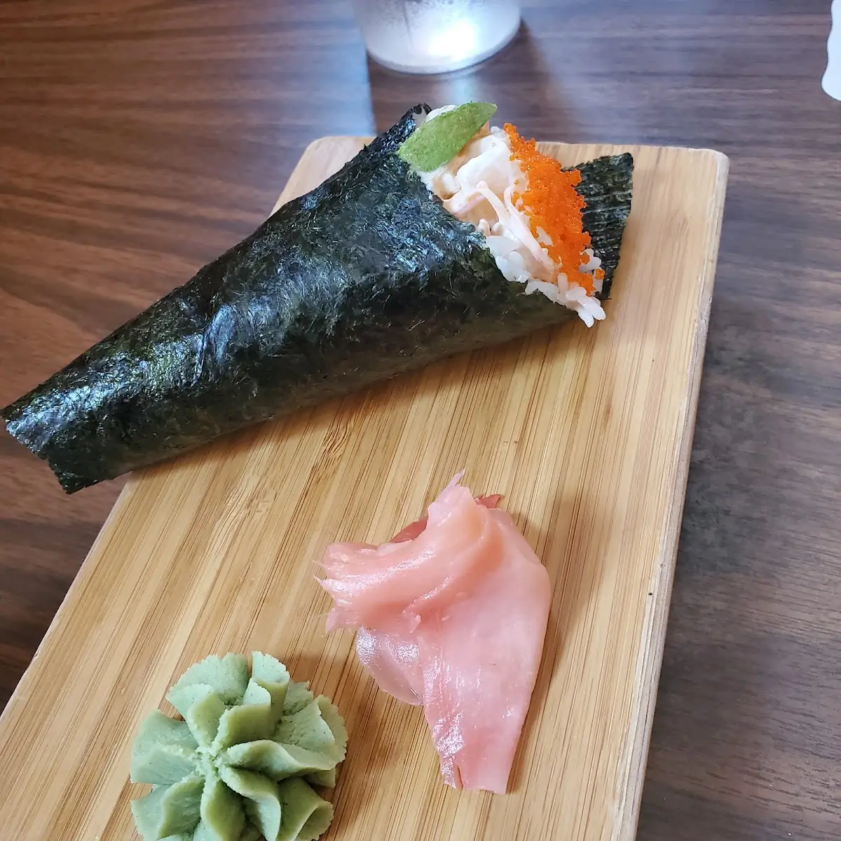 Dynamite Hand Roll