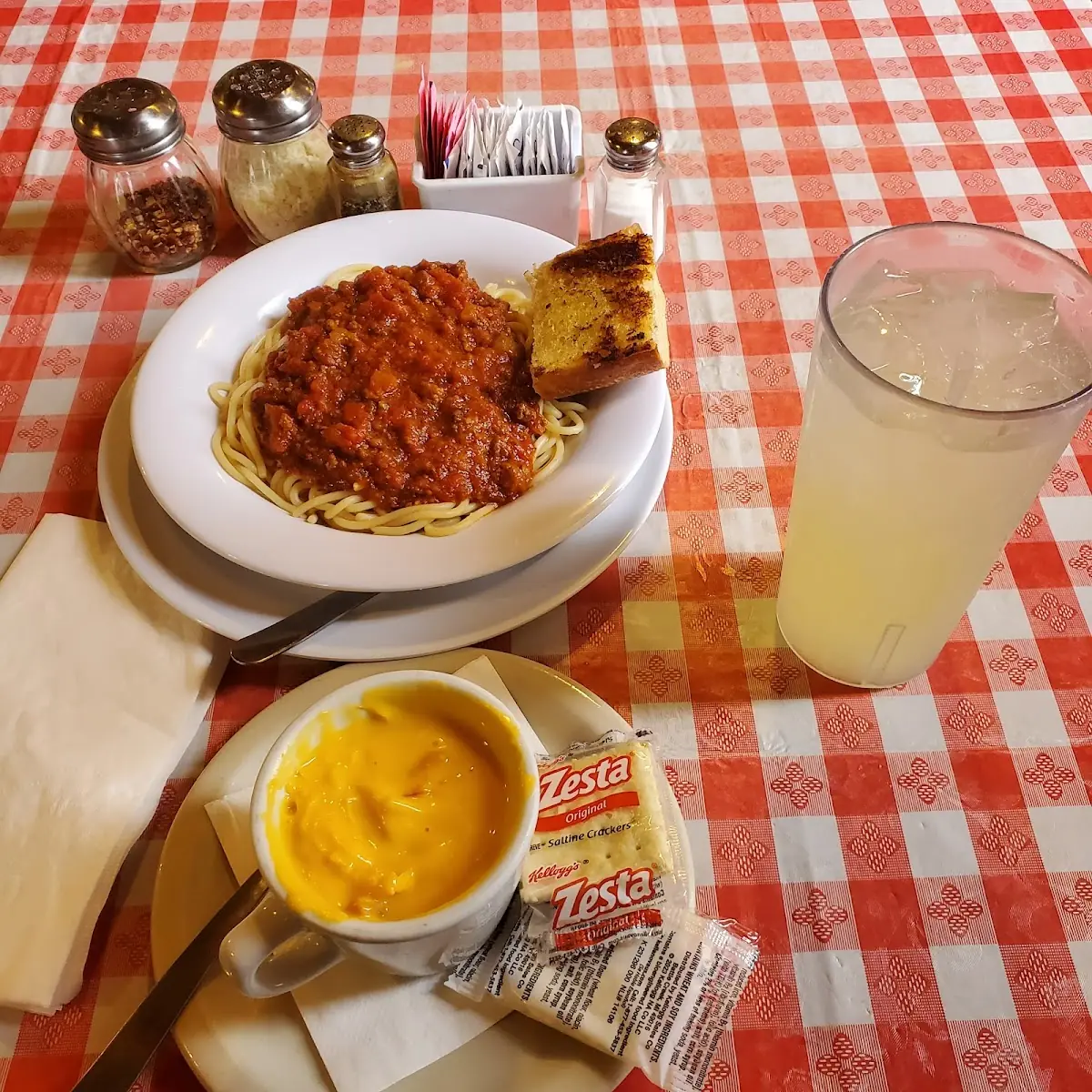 Spaghetti and Cheese Soup with Pasta and Lemonade