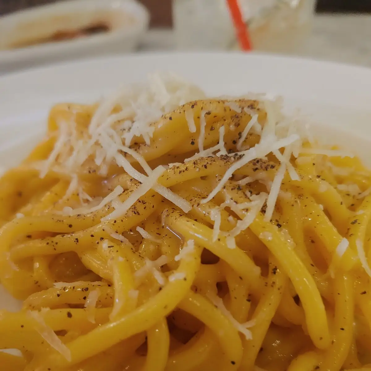 Spaghetti Cacio E Pepe Pecorino Romano Fresh Cracked Black Pepper Virgin Oil