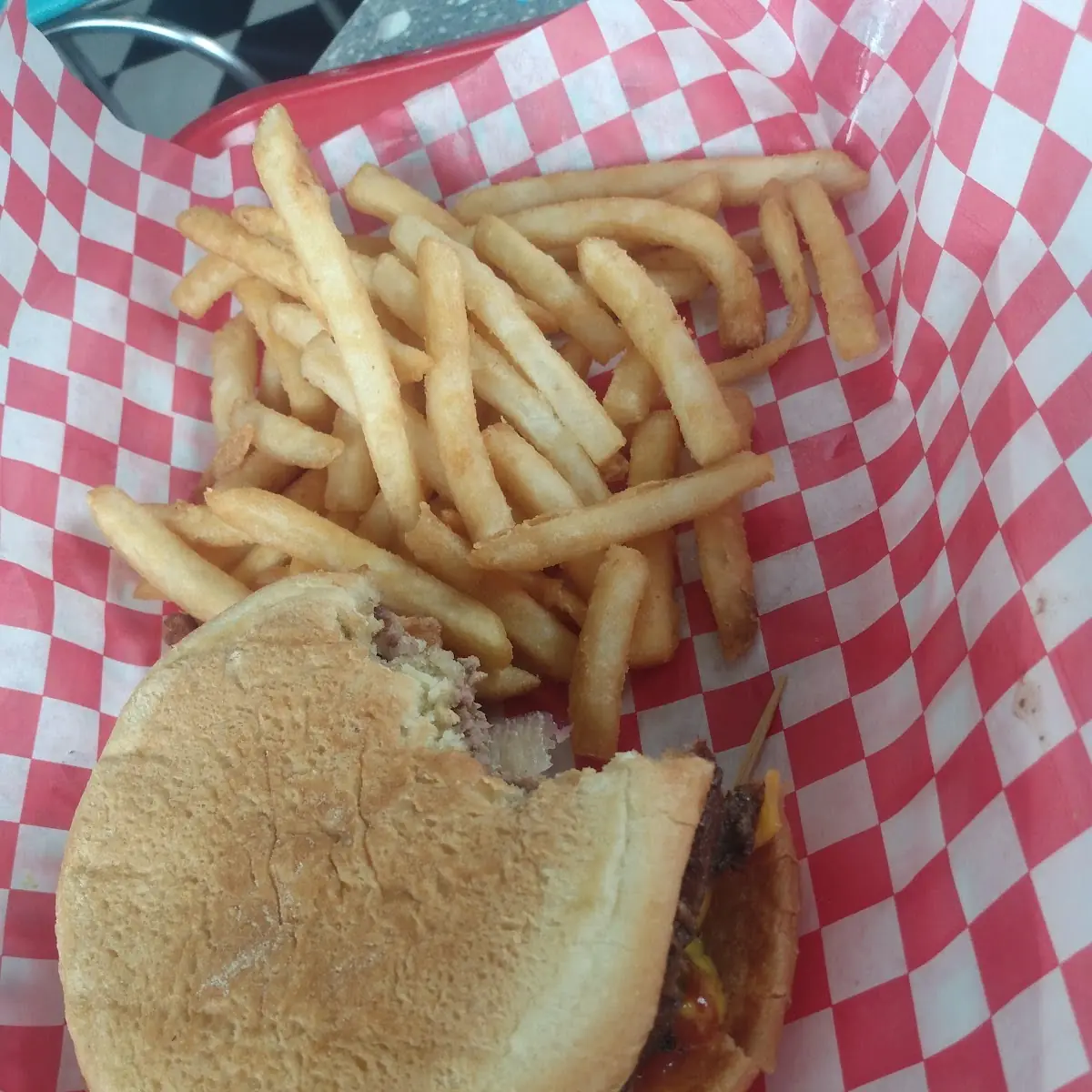 Deluxe Cheeseburger Combo