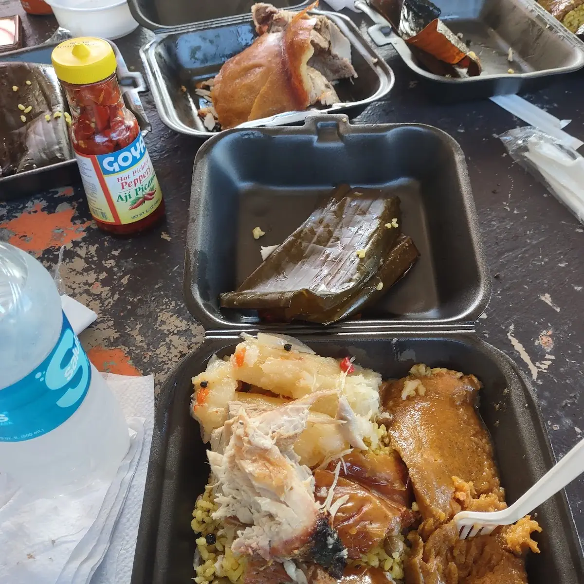 Arroz Con Gandules Pernil Yuca Y Pasteles