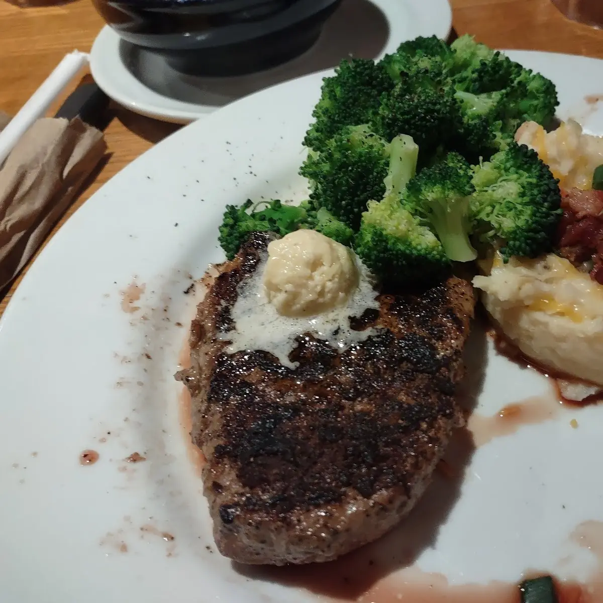 Sirloin Steak Mashed Potatoes and Steamed Broccoli