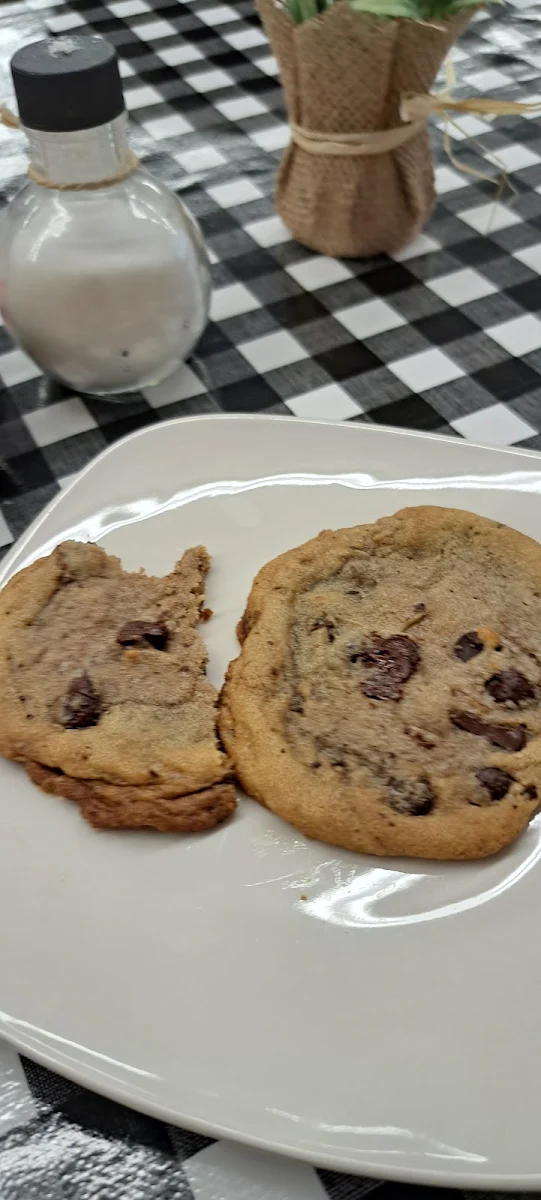 Chocolate Chip Cookie