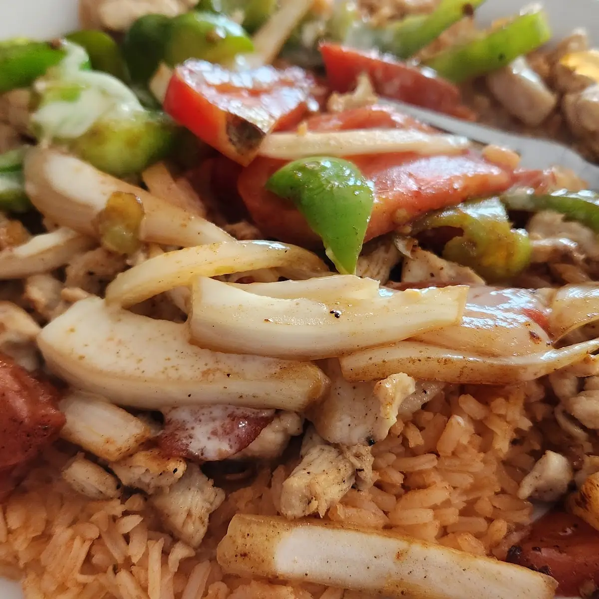 Arrow Con Pollo with Vegetables Added on Top