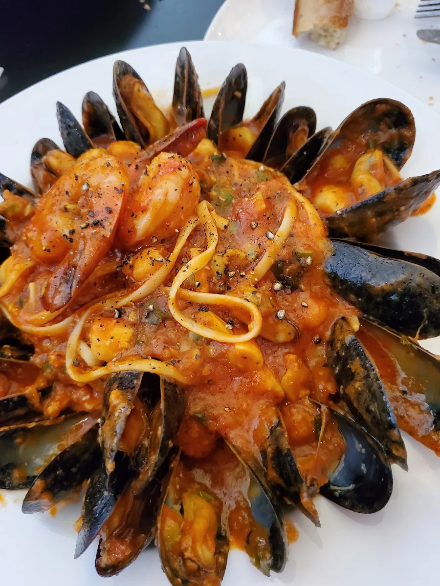 Cozze Alla Marinara, Grigio