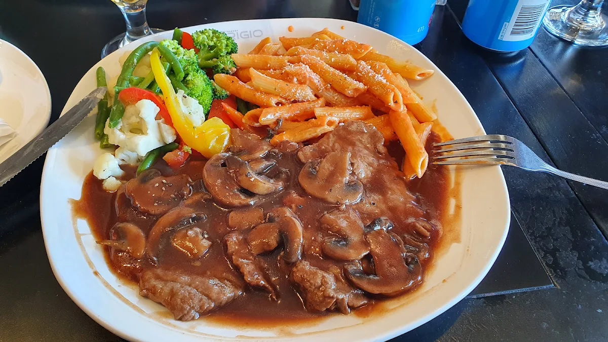 Escalope de Veau Sauce Champignons, Grigio