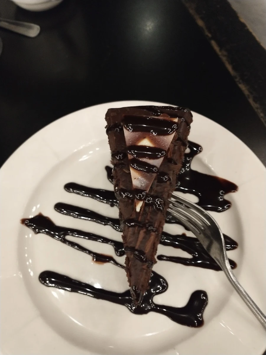 Gâteau Au Chocolat, Grigio