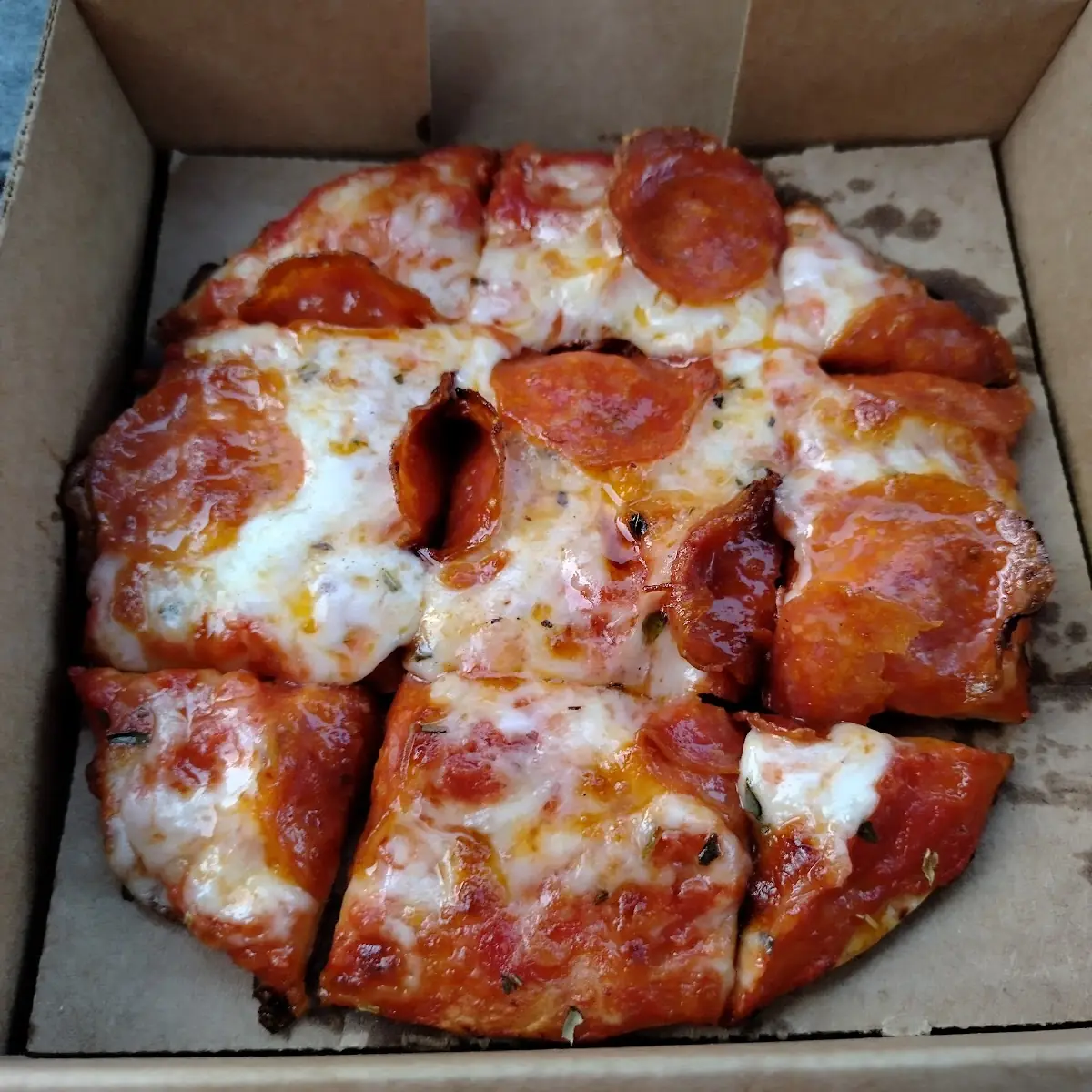 6 Pepperoni Pizza