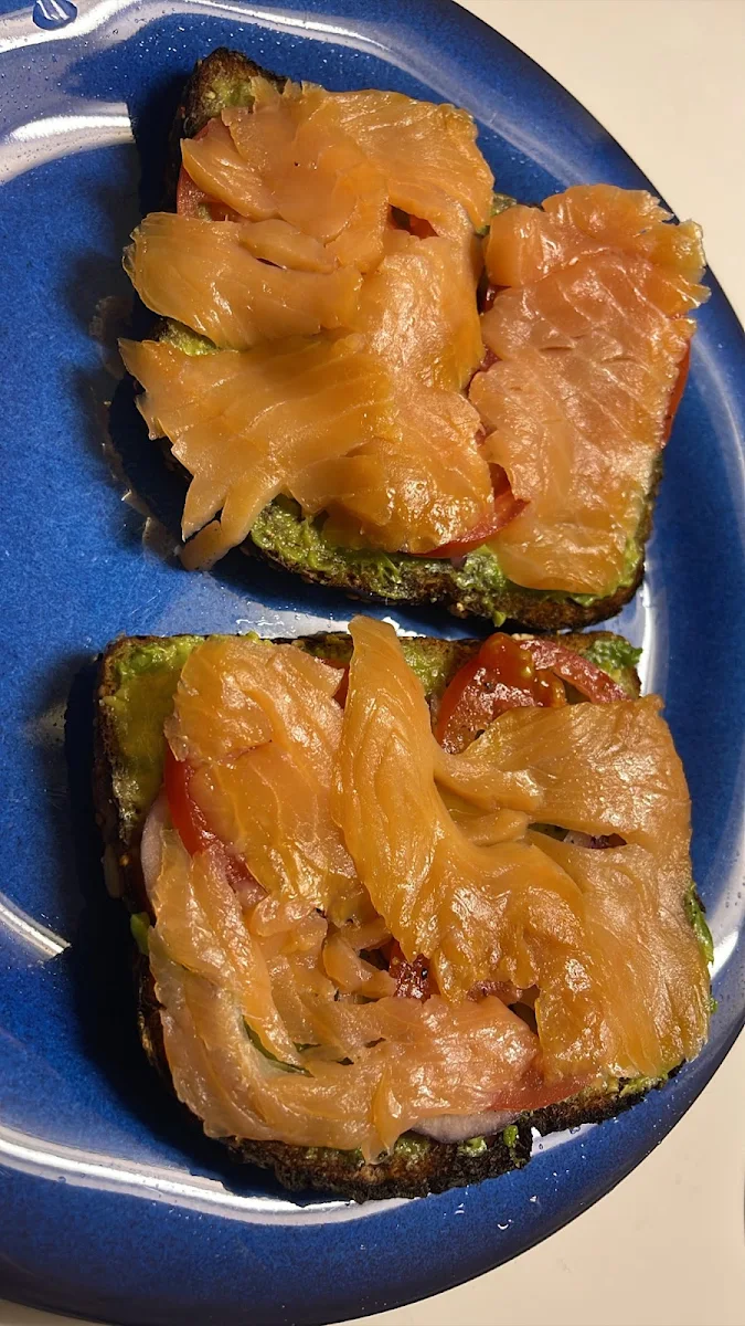 Toast w Smoked Salmon