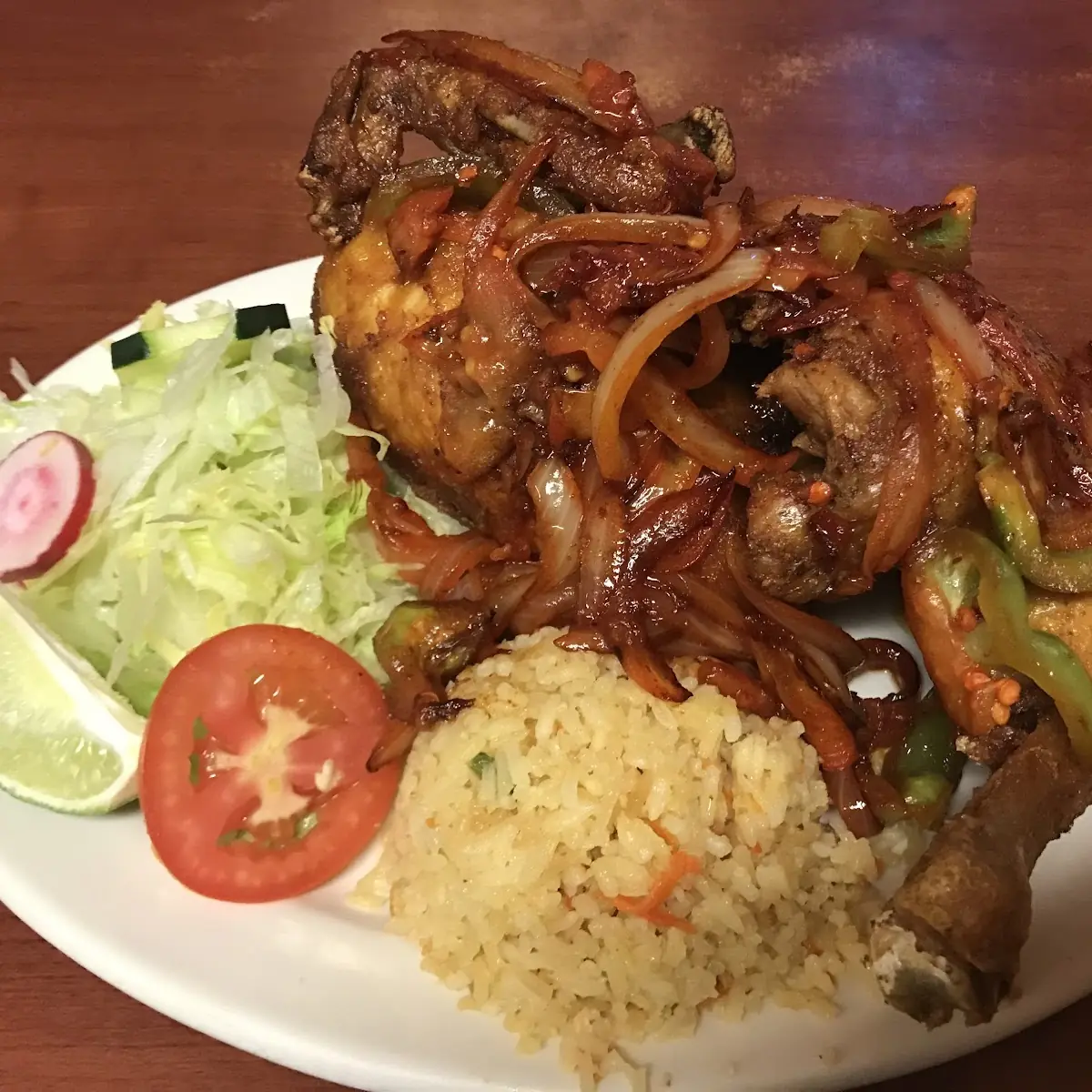 Pollo Encebollado