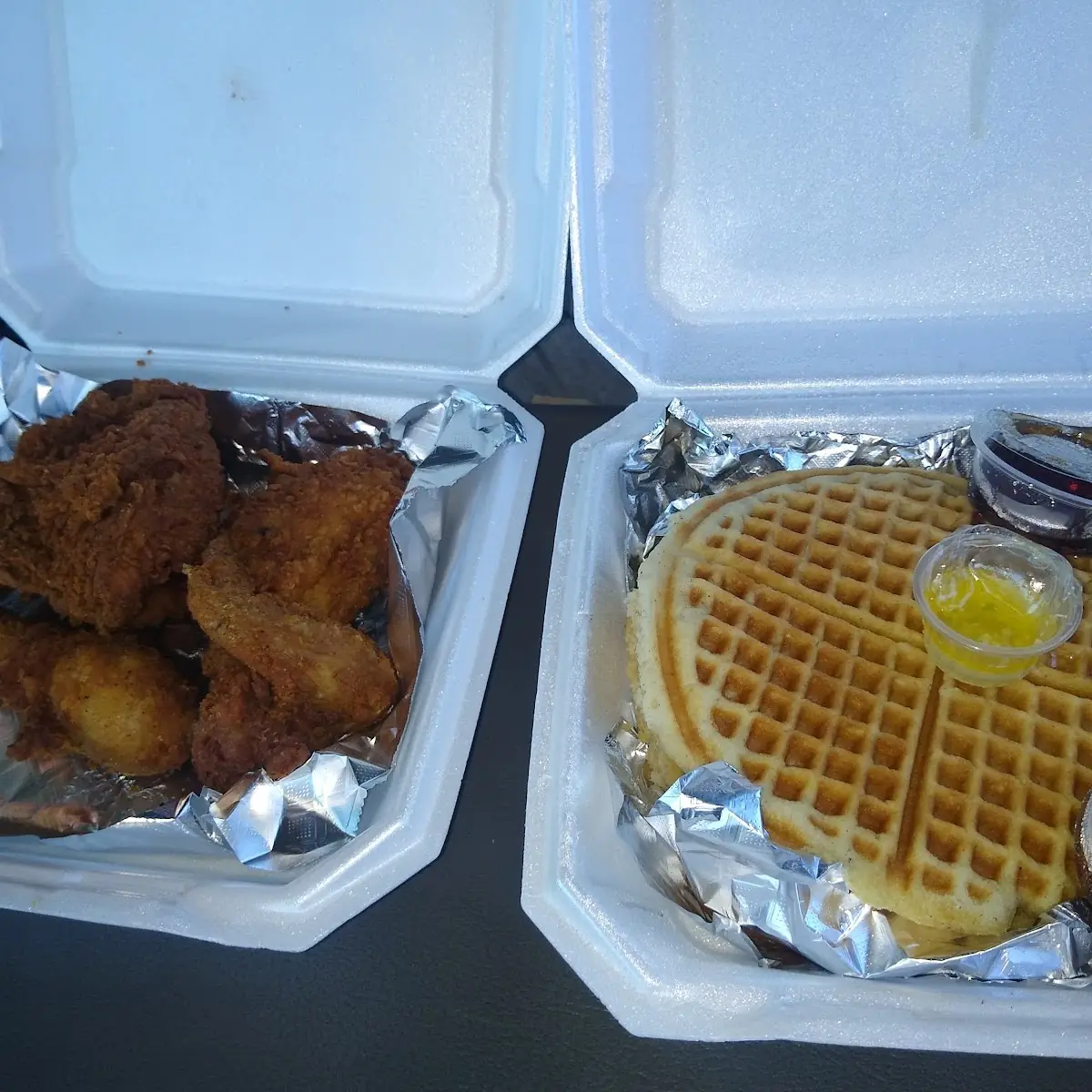 Full Chicken & Waffles