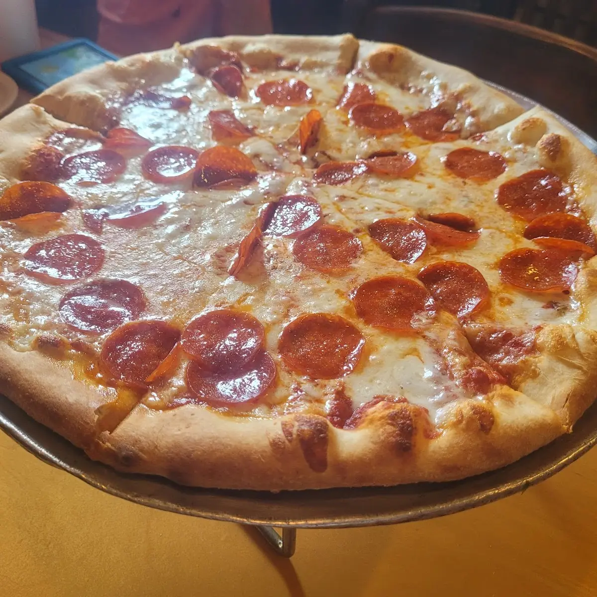 Large Pepperoni Pizza