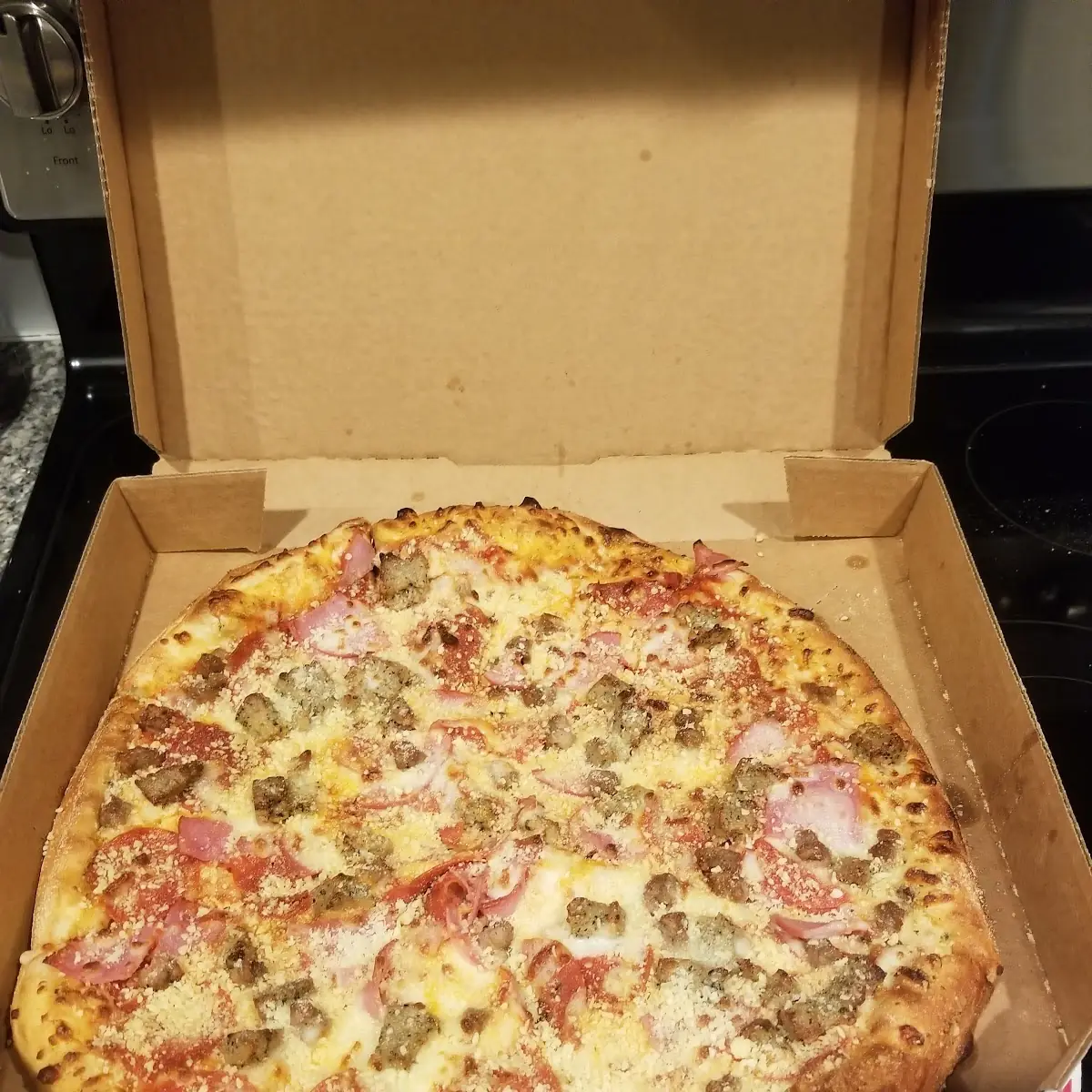 Meatzza Pizza